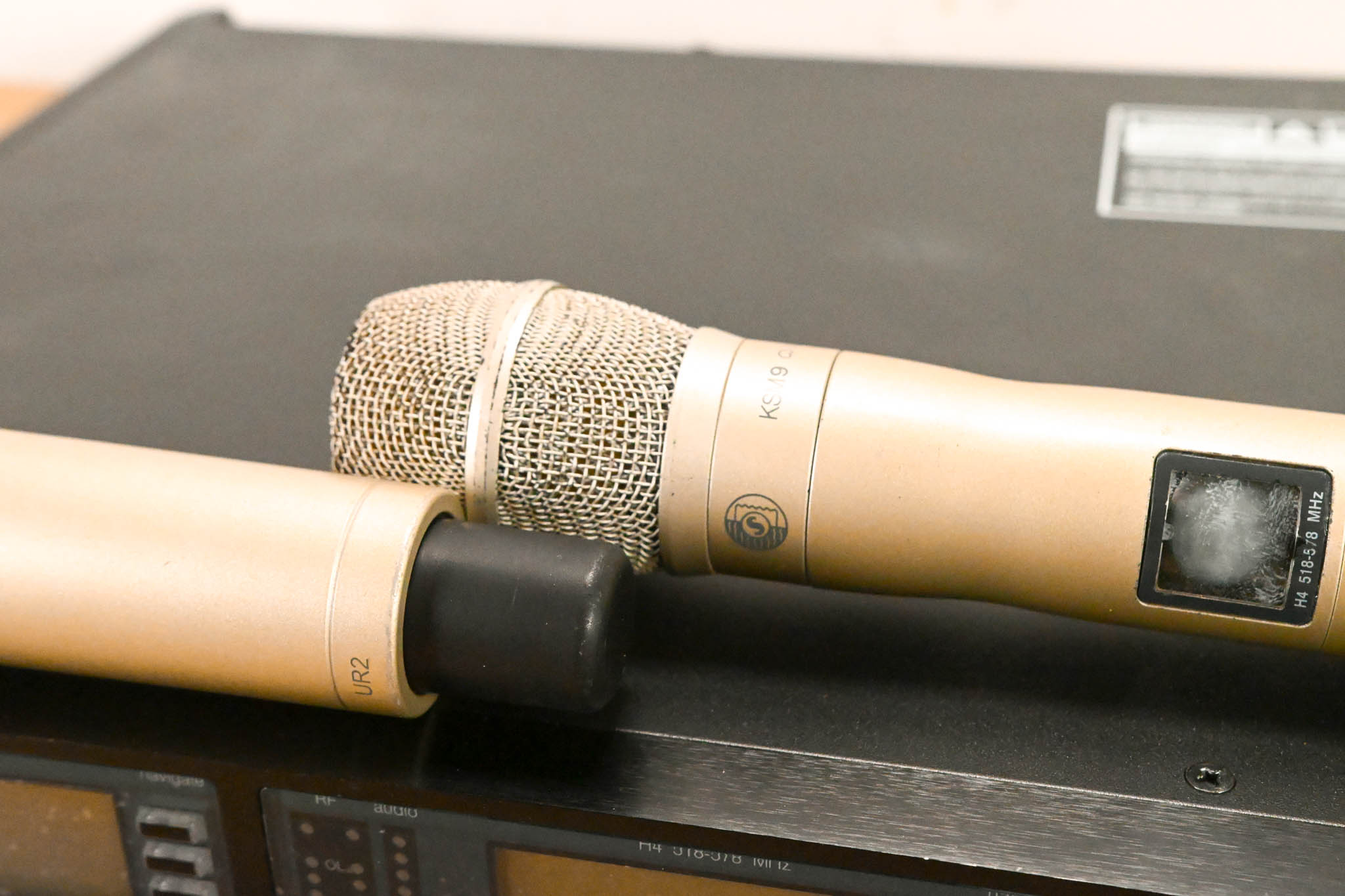 Shure UR4D+ Dual Wireless Receiver with UR2/KSM9 Mic Pair - H4 Band