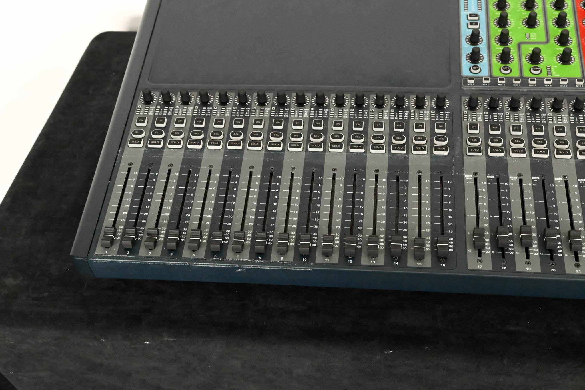 Soundcraft Si Expression 3 32-Channel Digital Mixer