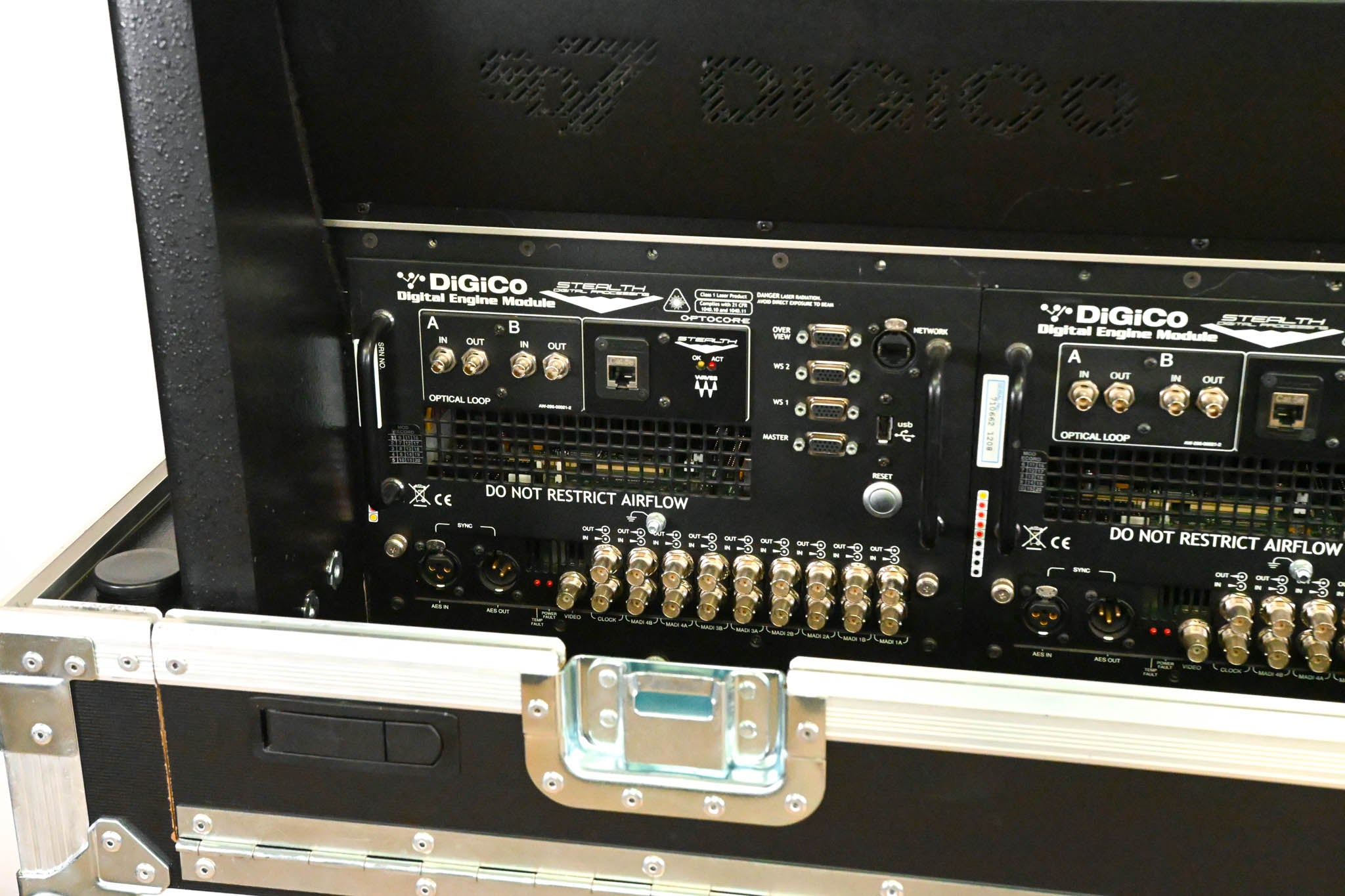 DiGiCo SD7 Digital Console w/Dual Engines, Waves, ST Optical & Road Case
