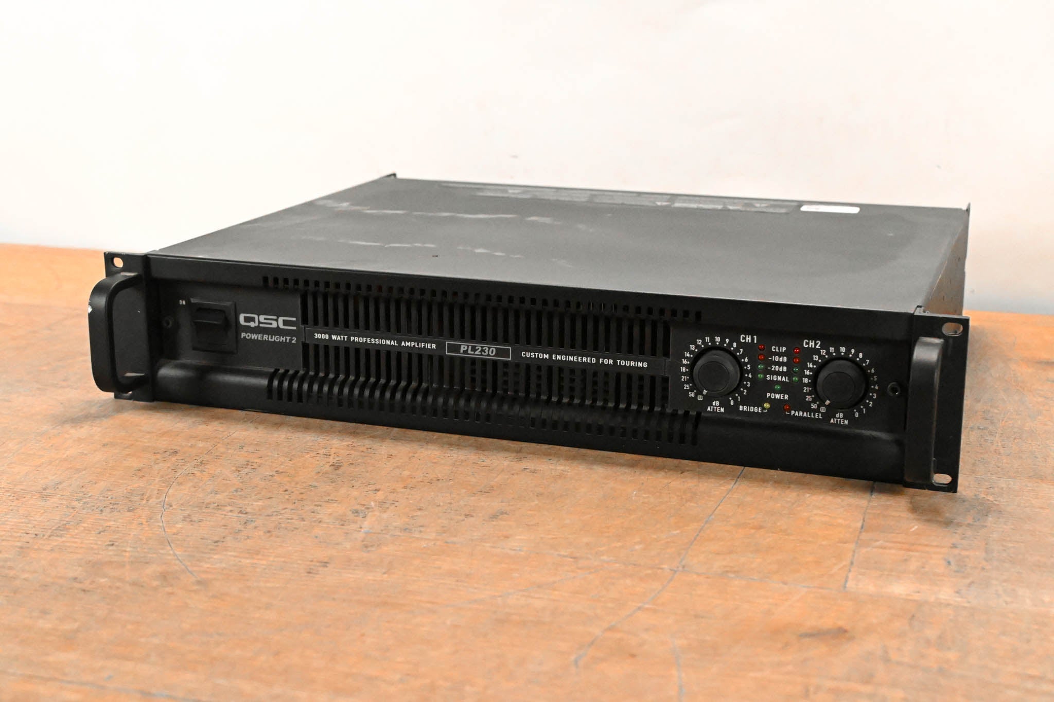QSC PL230 PowerLight 2 Series 2-Channel 1500W Power Amplifier