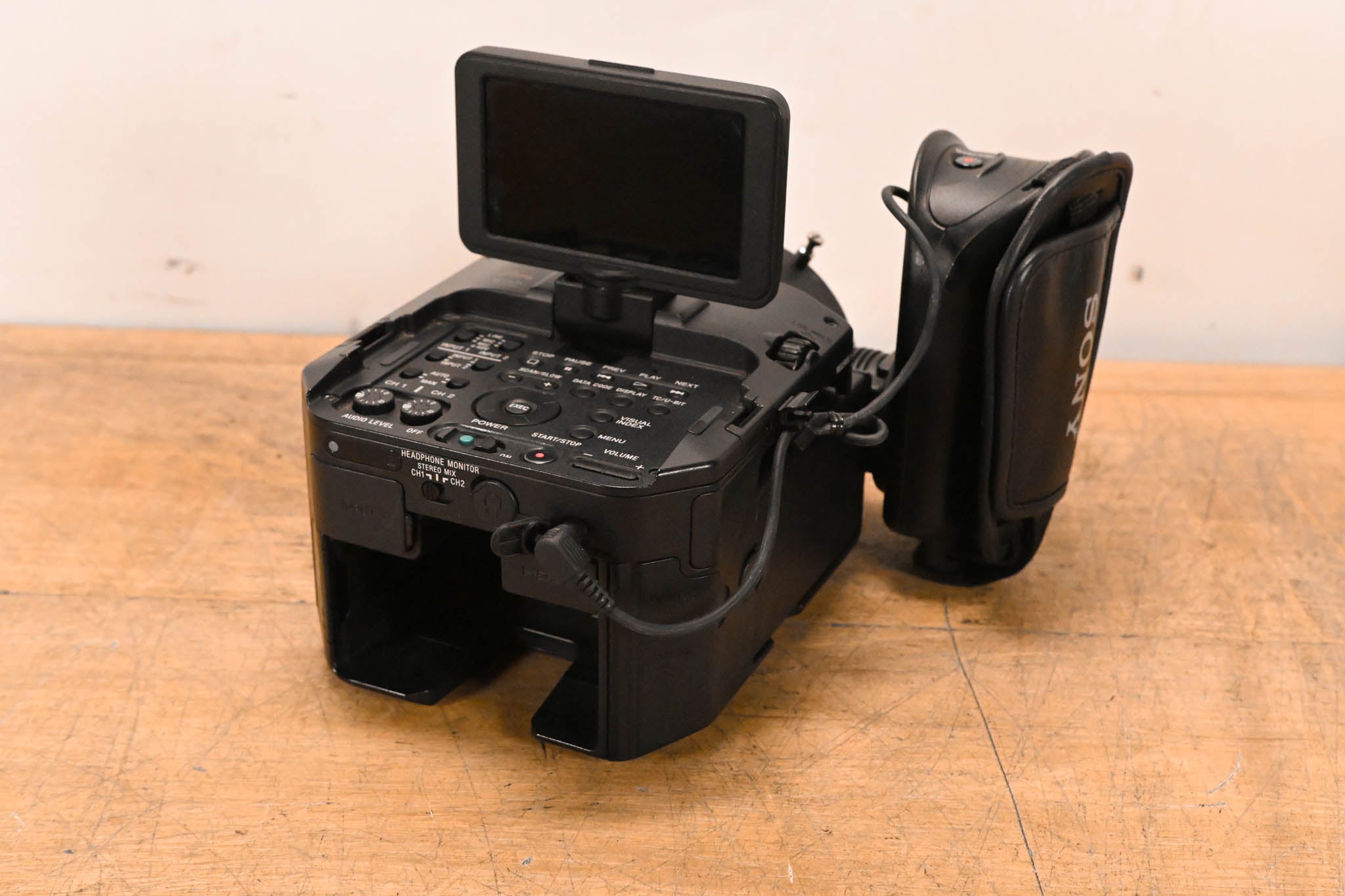 Sony NEX-FS100U Super 35mm Sensor Camcorder