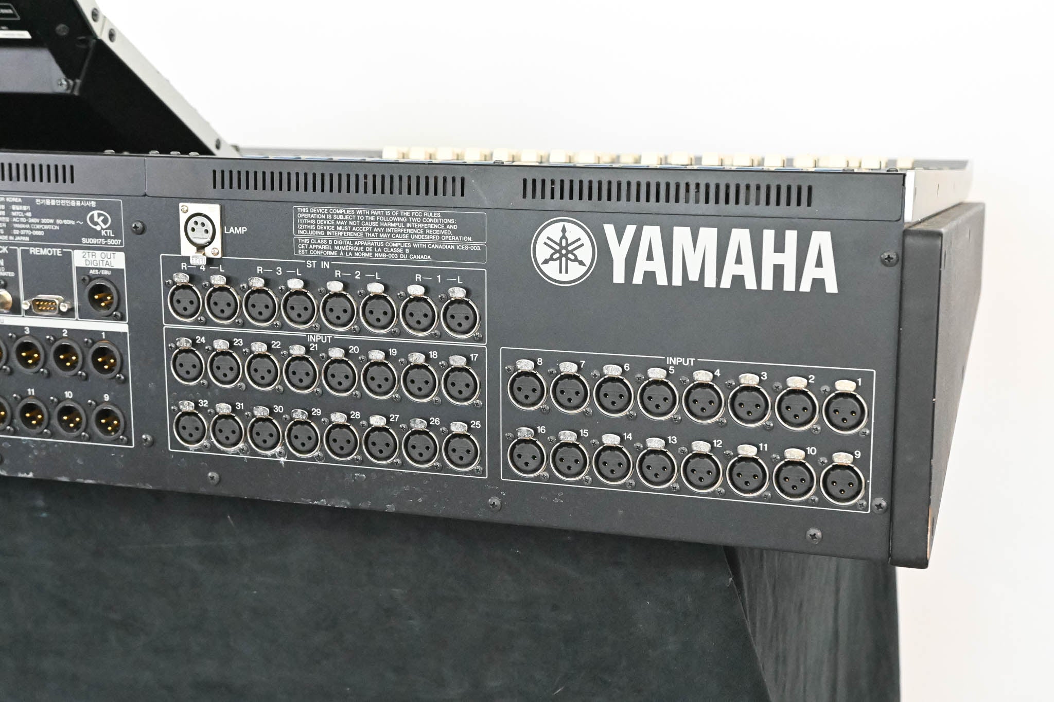 Yamaha M7CL-48 48-Channel Digital Audio Mixing Console