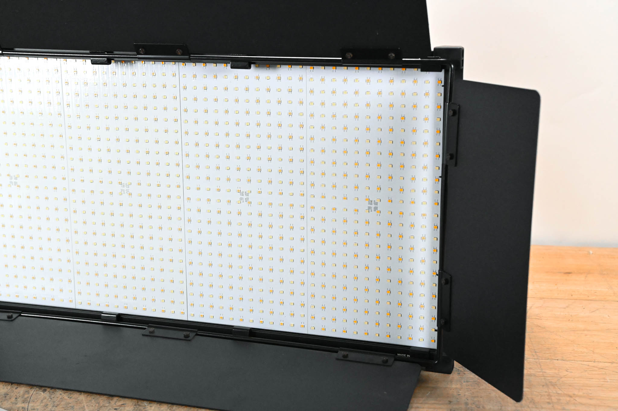 Mmbel B-112L-120W Bi-Color LED Panel Light