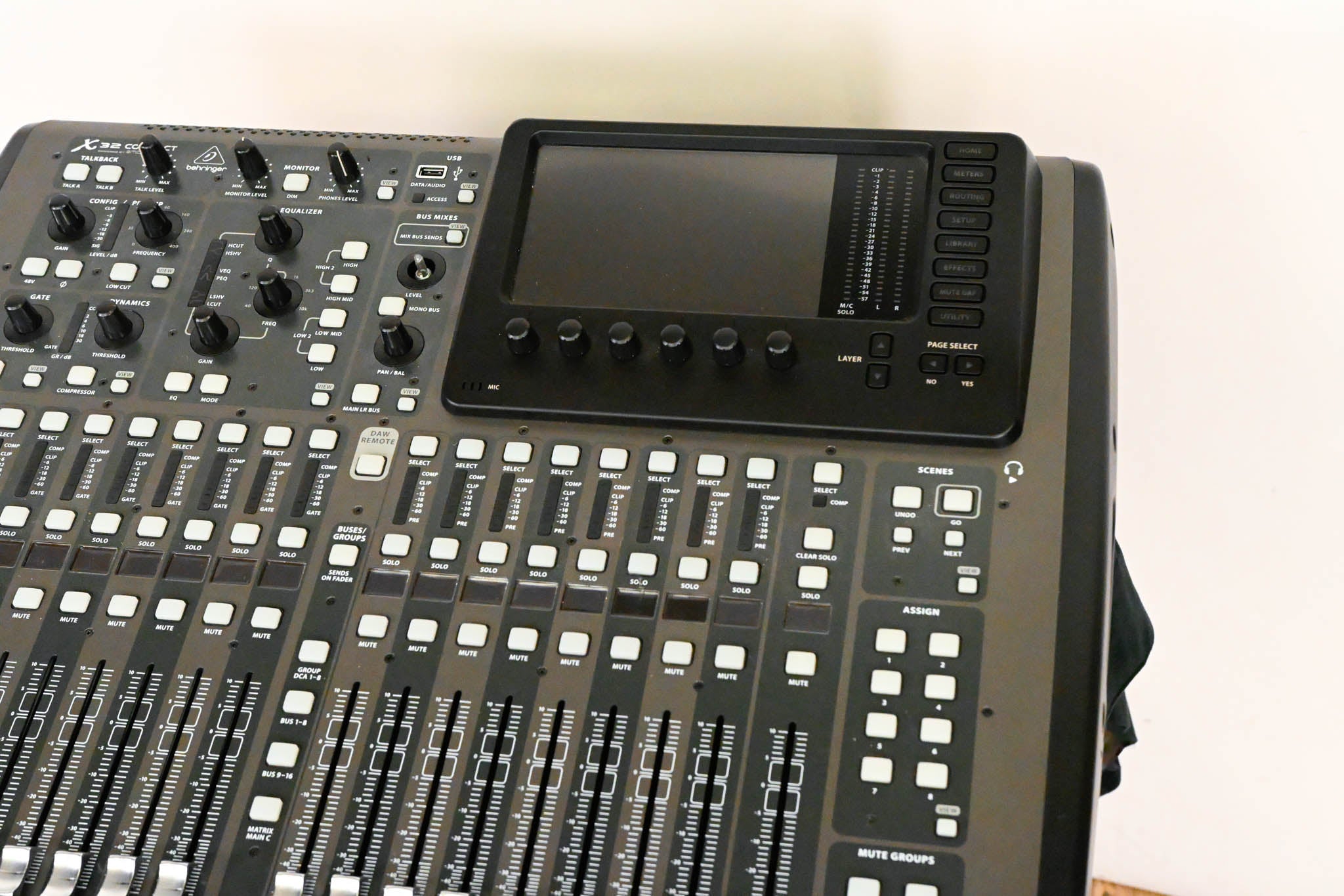 Behringer X32 Compact 40-Channel Digital Audio Console