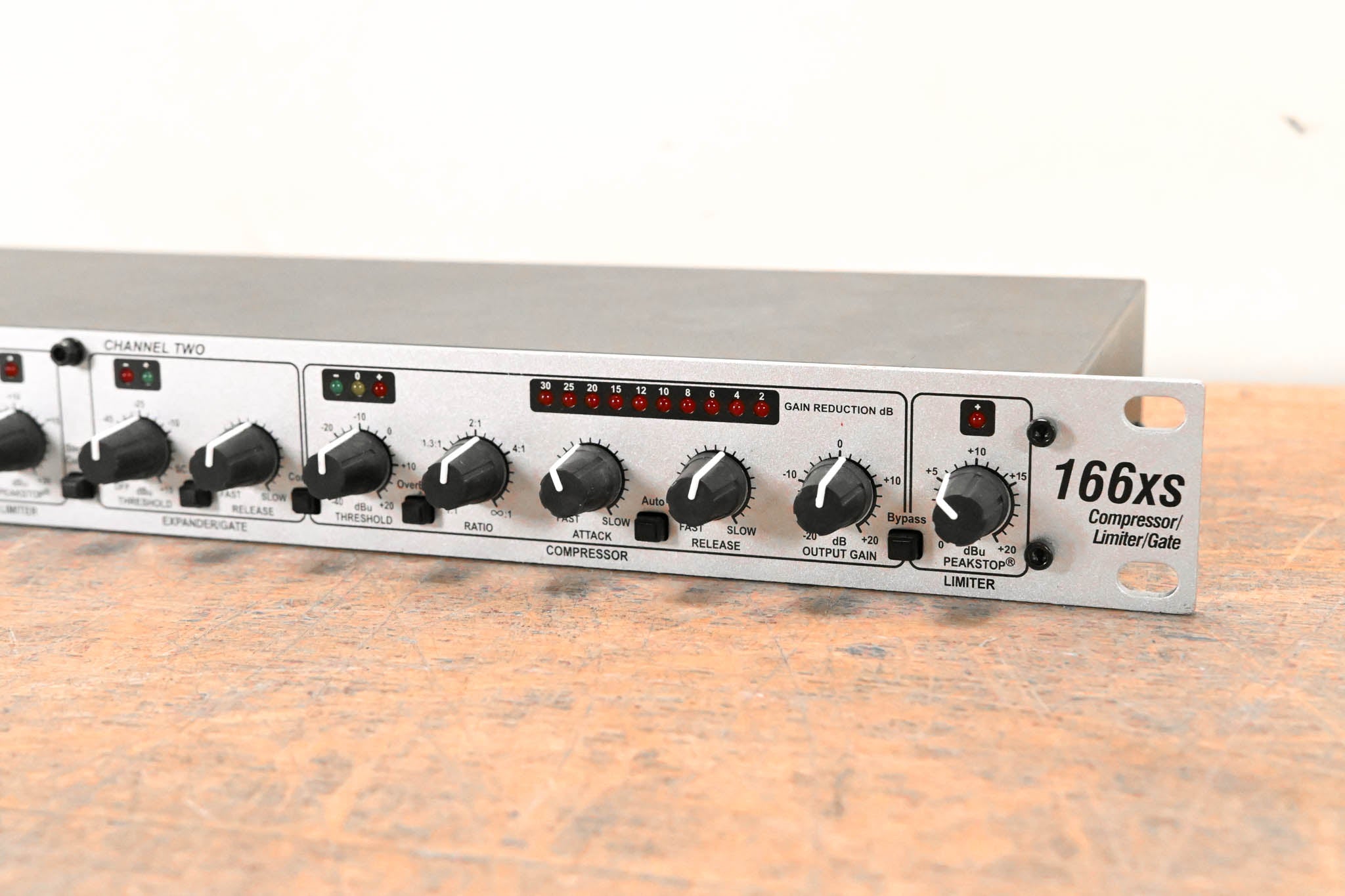 dbx 166xs 2-Channel Compressor/Limiter/Gate