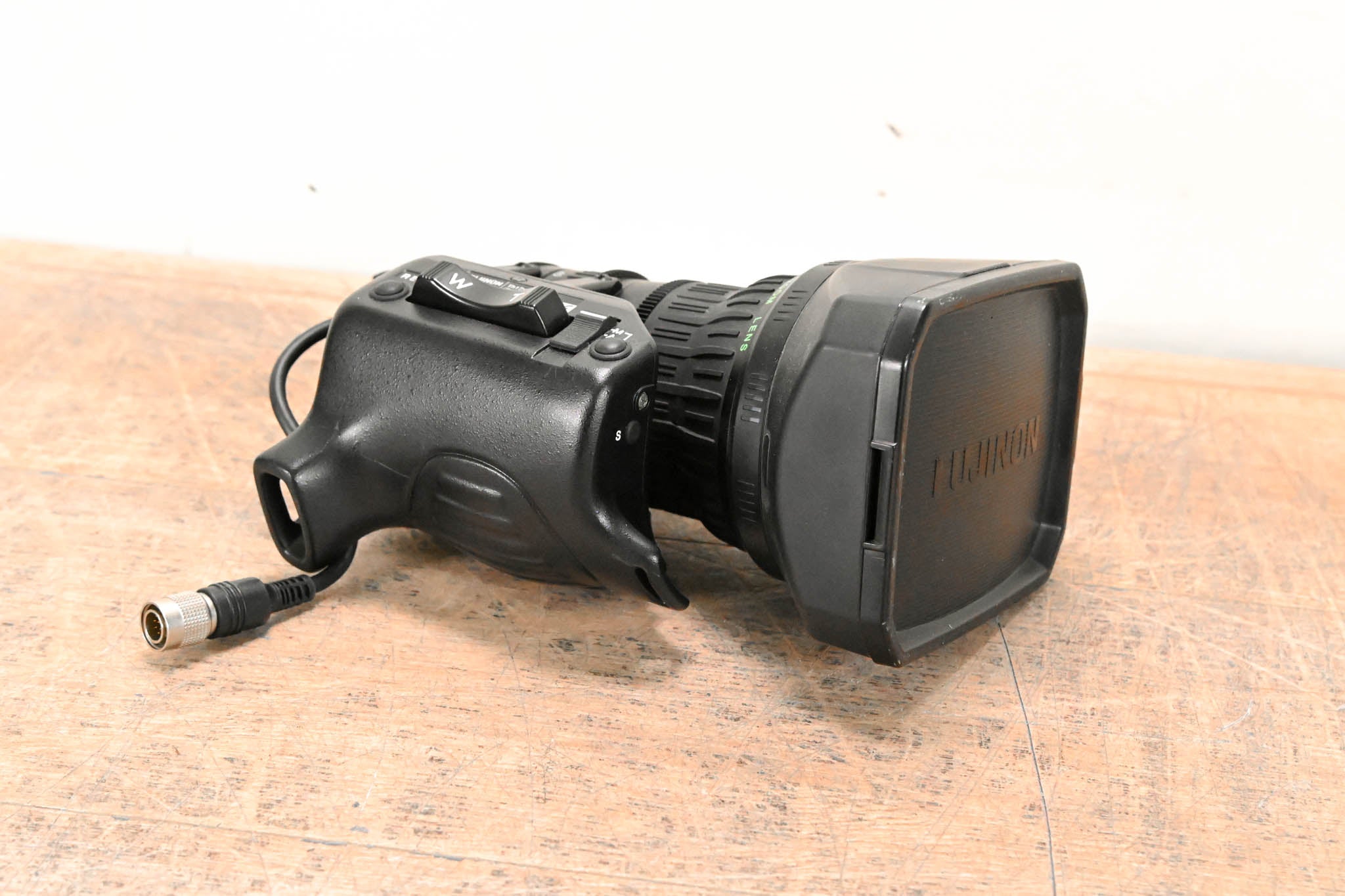 Fujinon Th17x5BRMU Broadcast Zoom Lens - 1:1.4/5-85mm