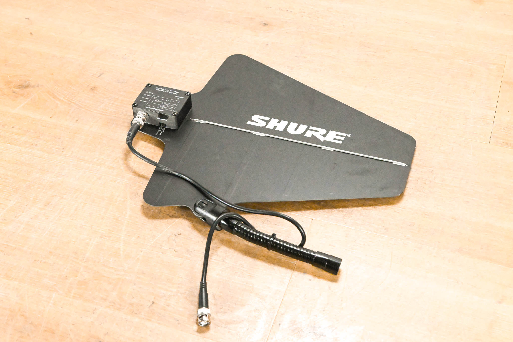 Shure UA874US Active Directional Antenna - 470-698 MHz