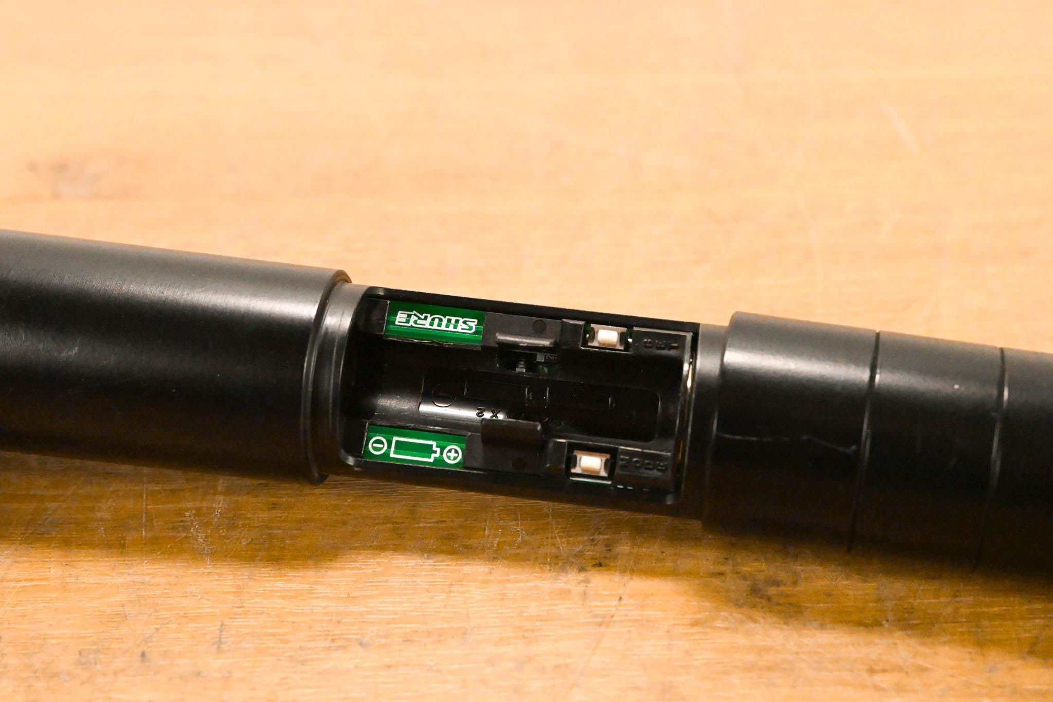 Shure U4D-J4 Dual Wireless Receiver with U2/BETA87A Handheld - J4 Band