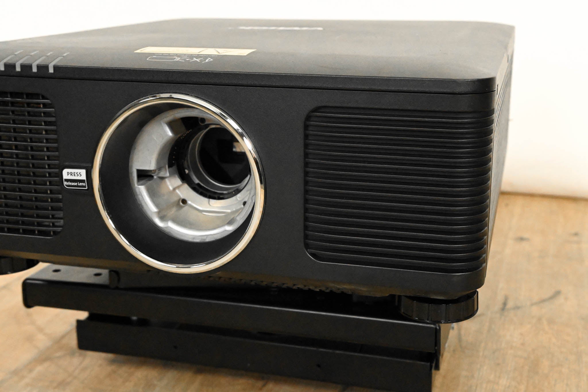 Vivitek DU8190Z-BK 10,000-Lumen WUXGA Large Venue DLP Projector