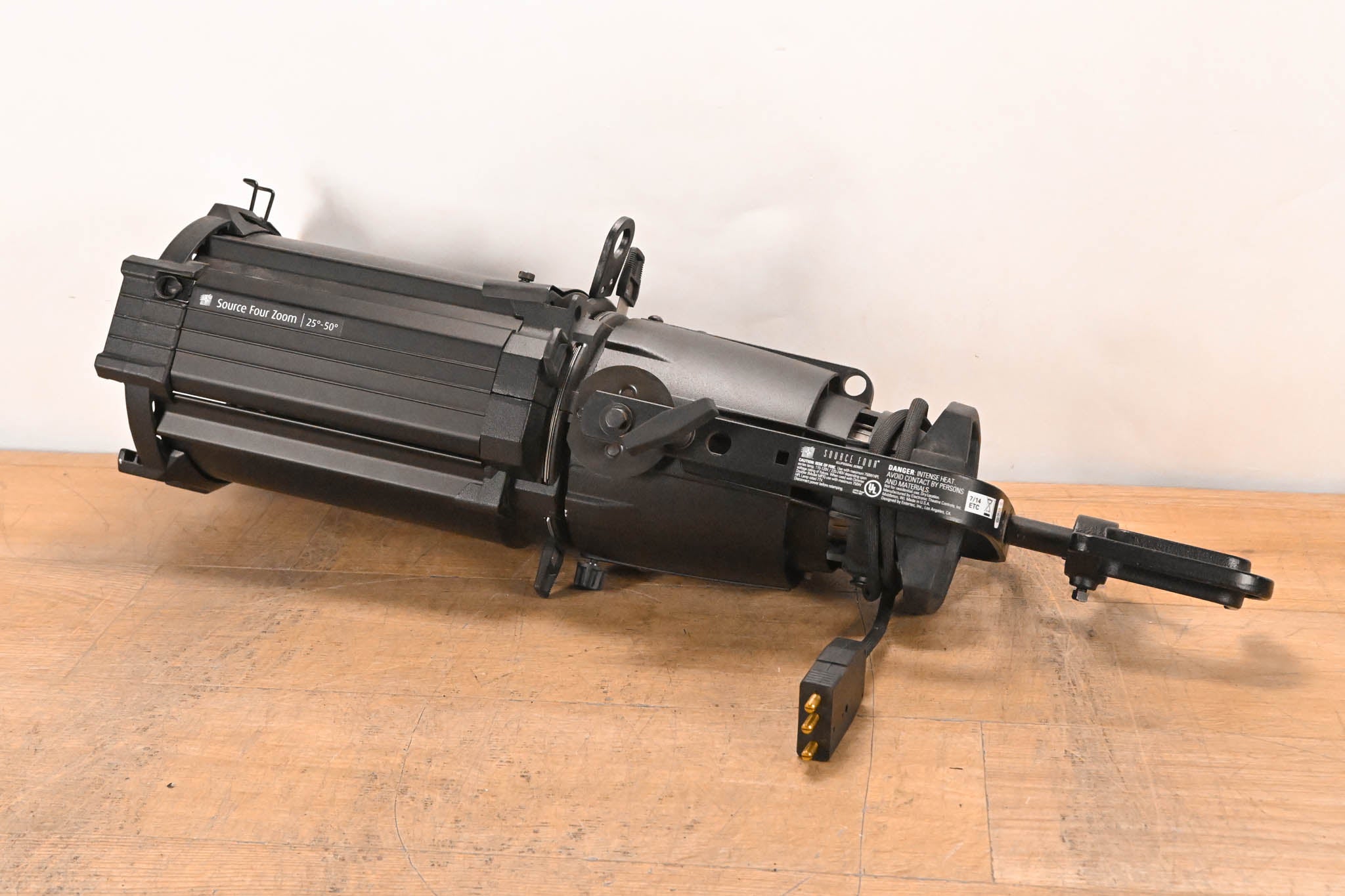 ETC Source Four Zoom 25-50 Degree 750 Ellipsoidal Light