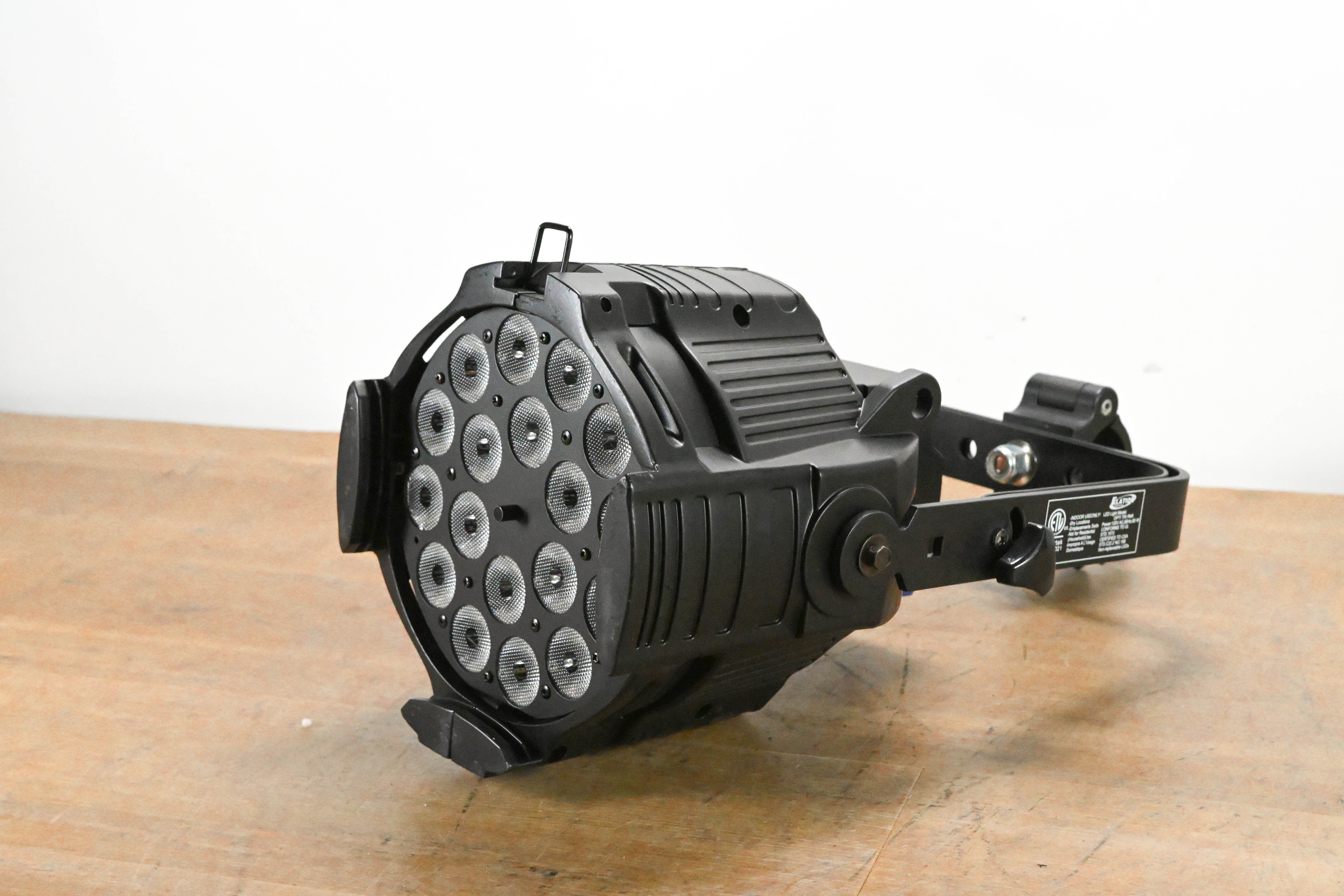 Elation OPTI TRI PAR 18 x 3W Tri Color LED Par