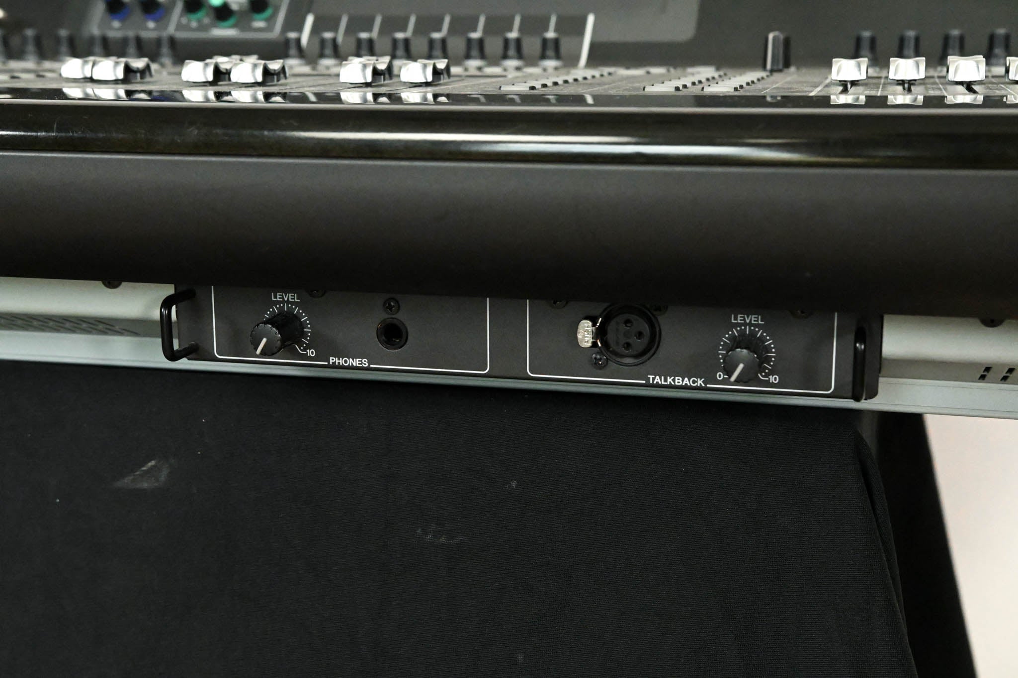 Yamaha CL5 72-Channel Digital Mixing Console