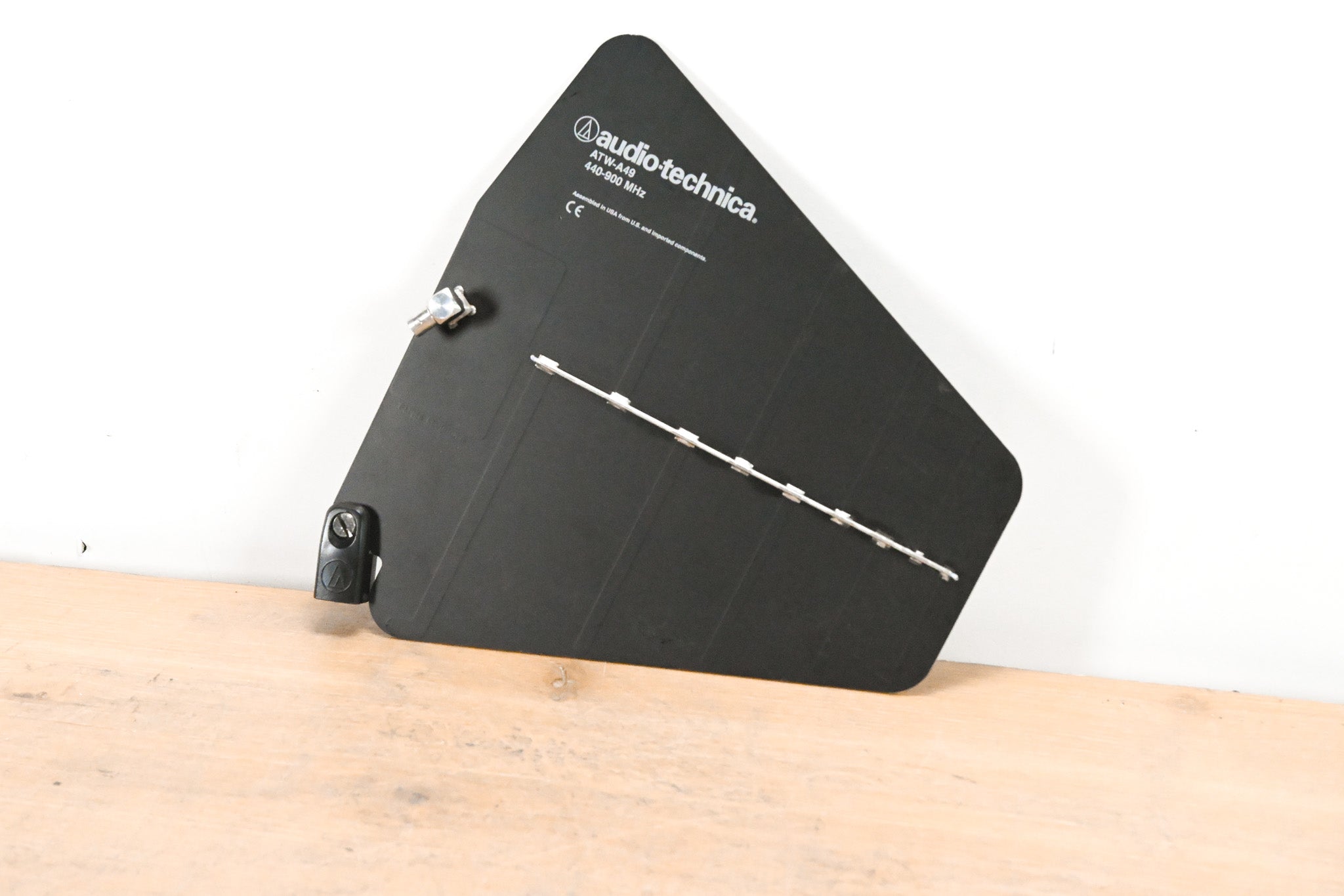 Audio-Technica ATW-A49 UHF Wideband LPDA Antenna - 440-900 MHz