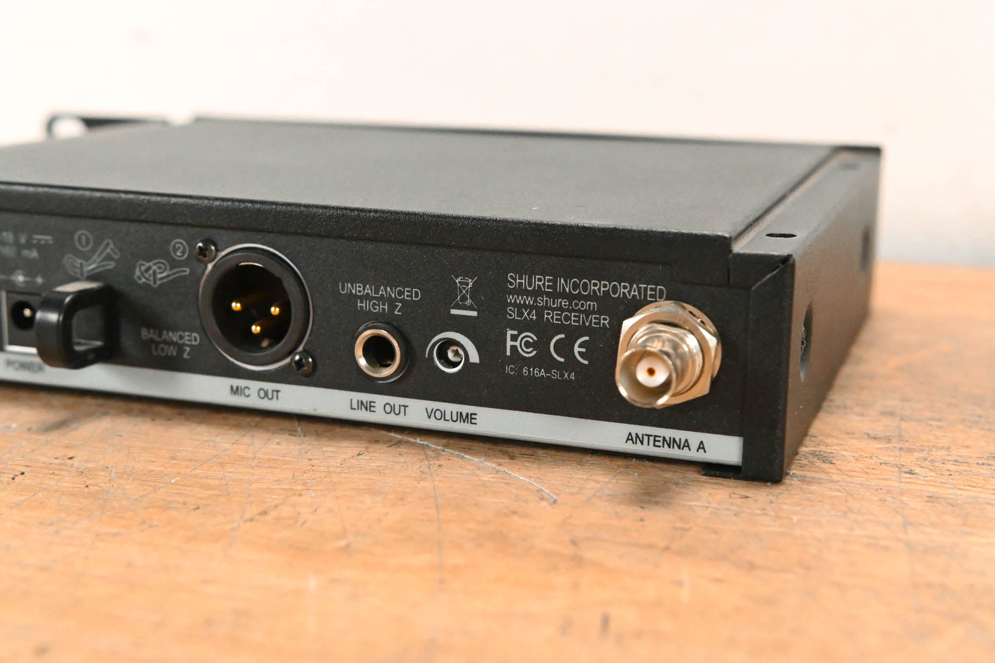 Shure SLX4 Wireless Receiver - H5 Band: 518-542 MHz (NO POWER SUPPLY)