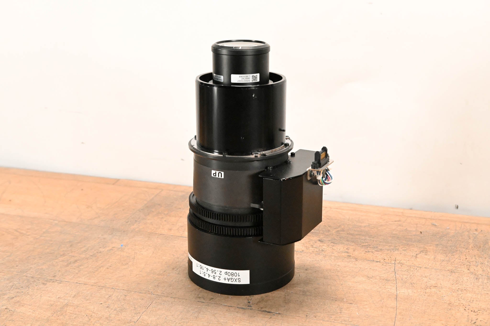 Digital Projection 105-612A SXGA+ 2.8-4.5:1 1080p 2.56-4.16:1 Zoom Lens