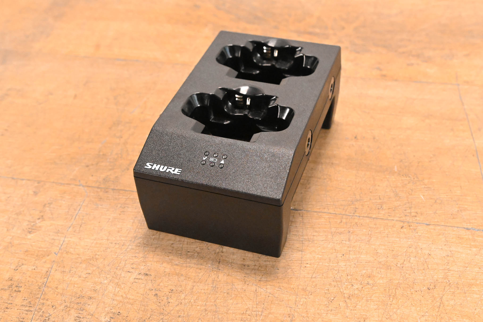 Shure SBC200 Dual Docking Recharging Station (NO POWER SUPPLY)