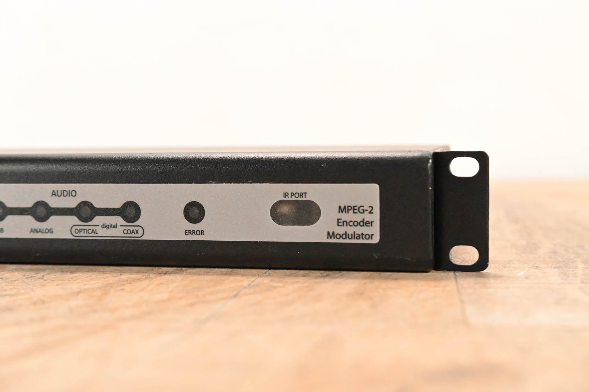 ZeeVee ZvPro 280 MPEG-2 Encoder Modulator