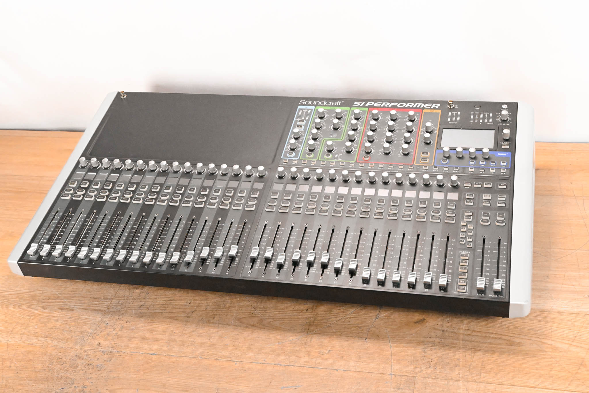 Soundcraft ミキサー Soundcraft EFX8+ Compact Analog Mixer with 24