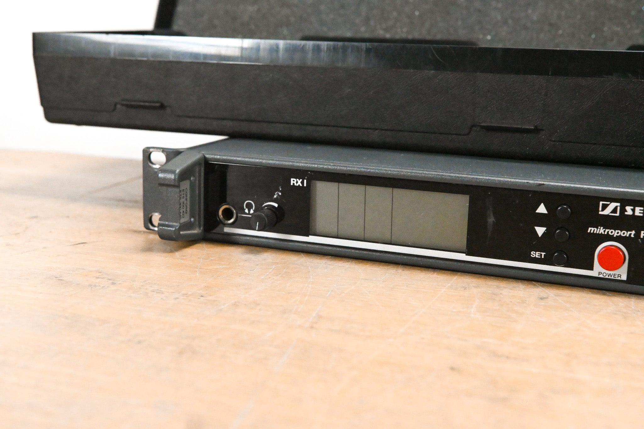 Sennheiser EM 3032-U Mikroport Receiver w/ SK250 Bodypacks 506-530 MHz