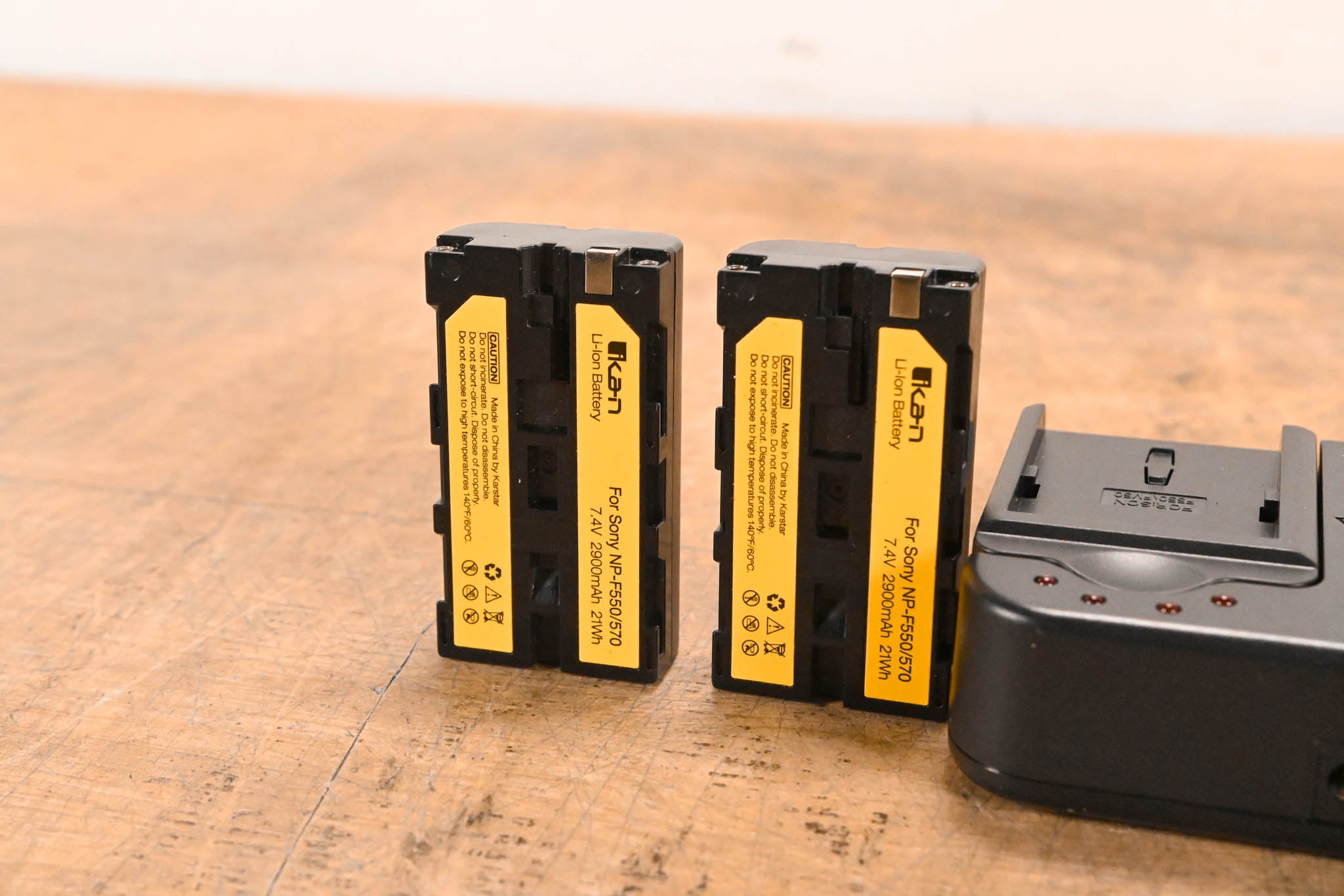 Ikan OYB240 Onyx 240 Bi-Color On-Camera LED Light w/ Accessories