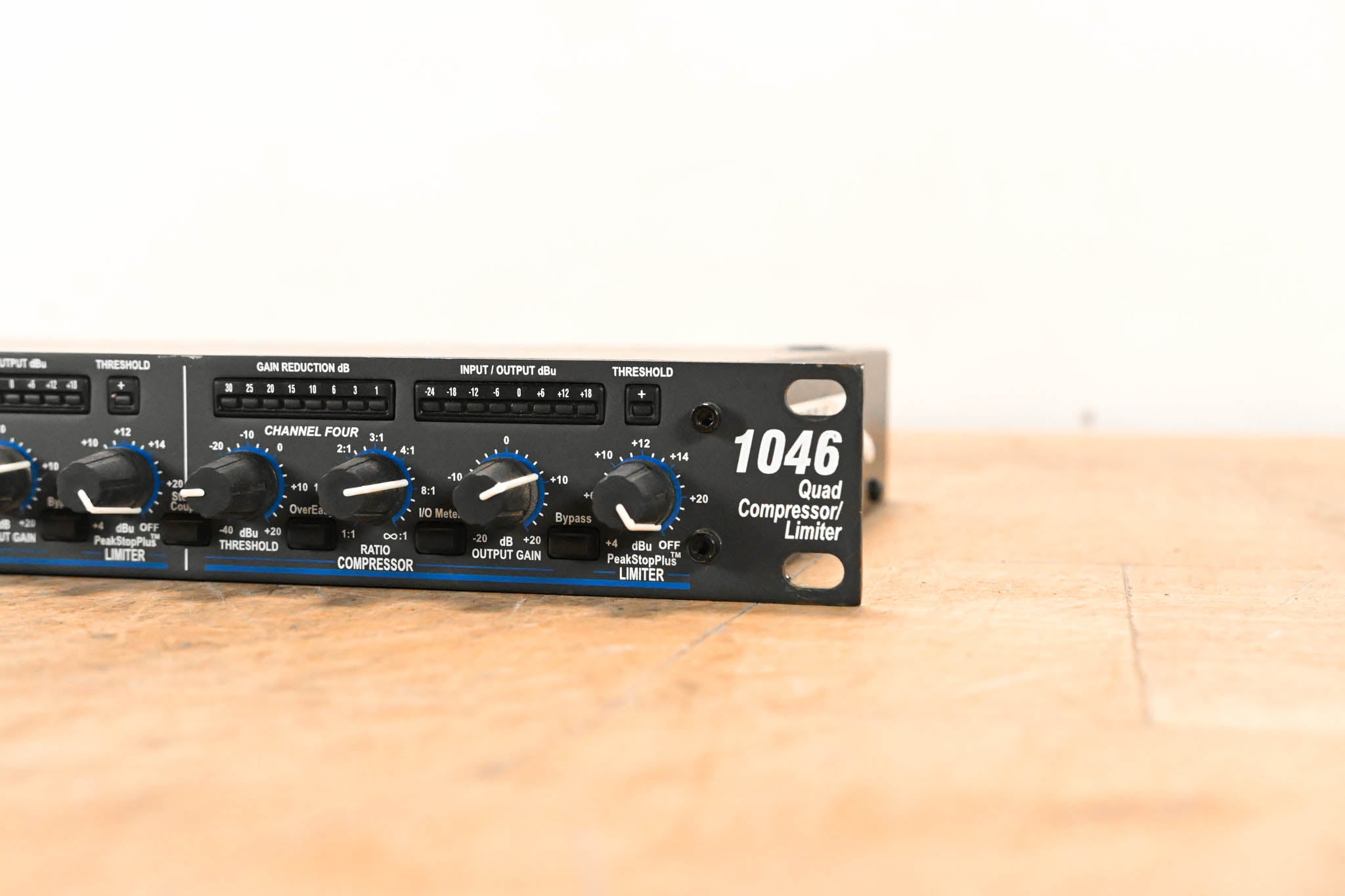 dbx 1046 Quad Compressor/Limiter
