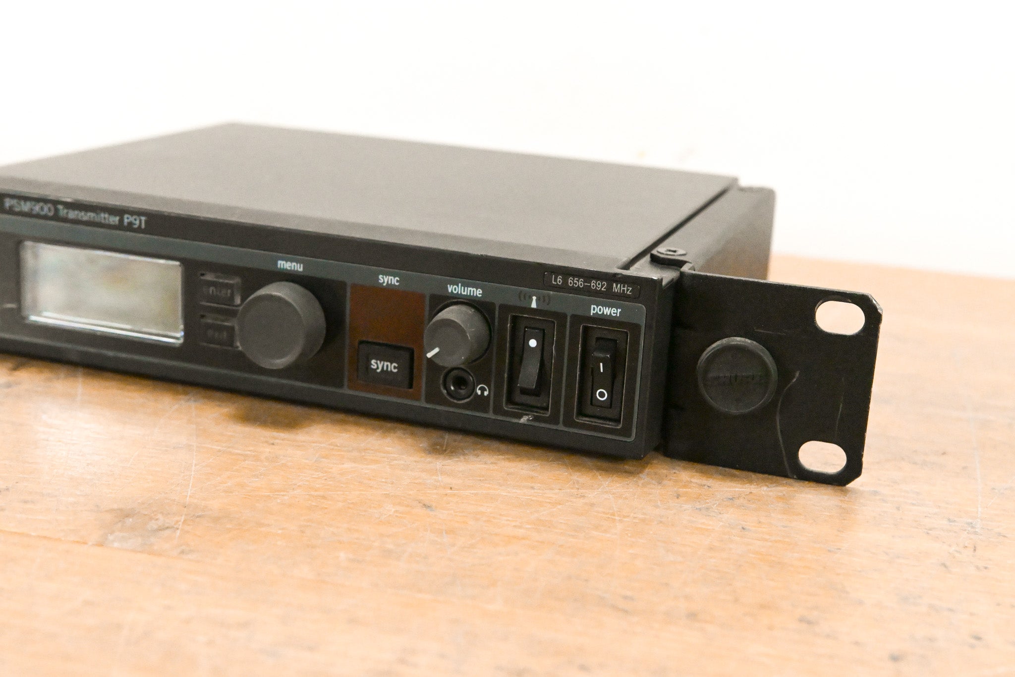 Shure PSM 900 Wireless IEM System L6 Band: 656-692 MHz (NO POWER SUPPLY)