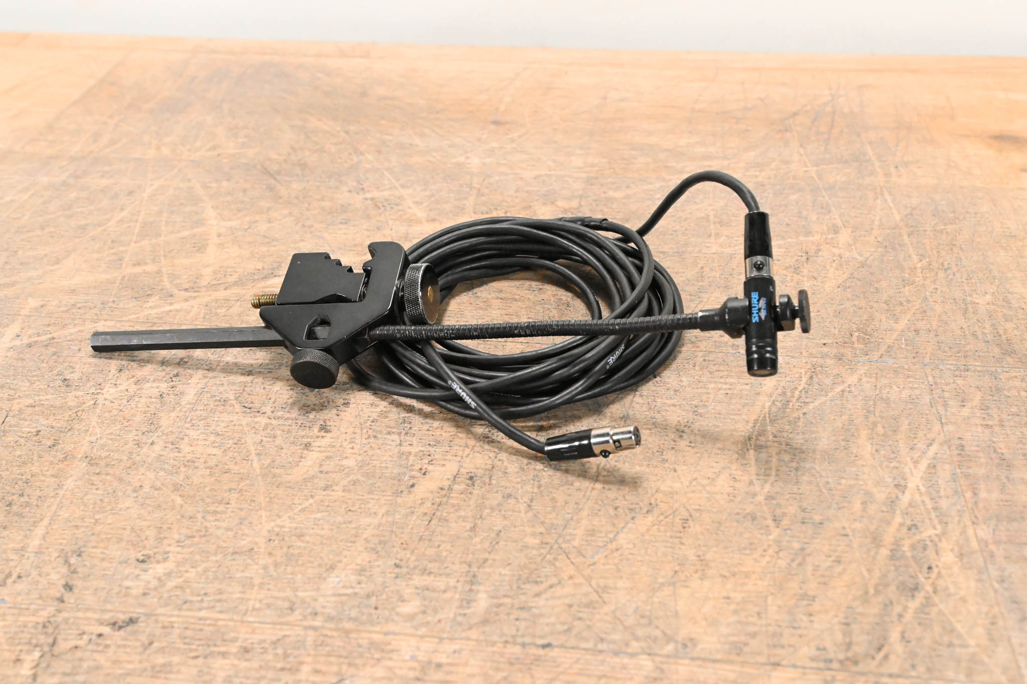 Shure BETA 98/S Instrument Microphone with A98D Drum Mount
