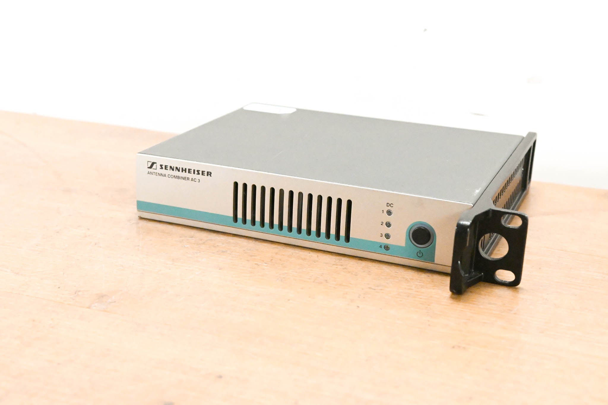 Sennheiser AC 3 Antenna Combiner - 500-870 MHz (NO POWER SUPPLY)
