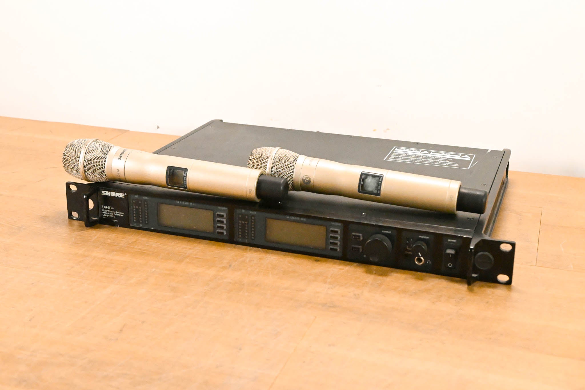 Shure UR4D+ Dual Wireless Receiver with UR2/KSM9 Mic Pair - H4 Band