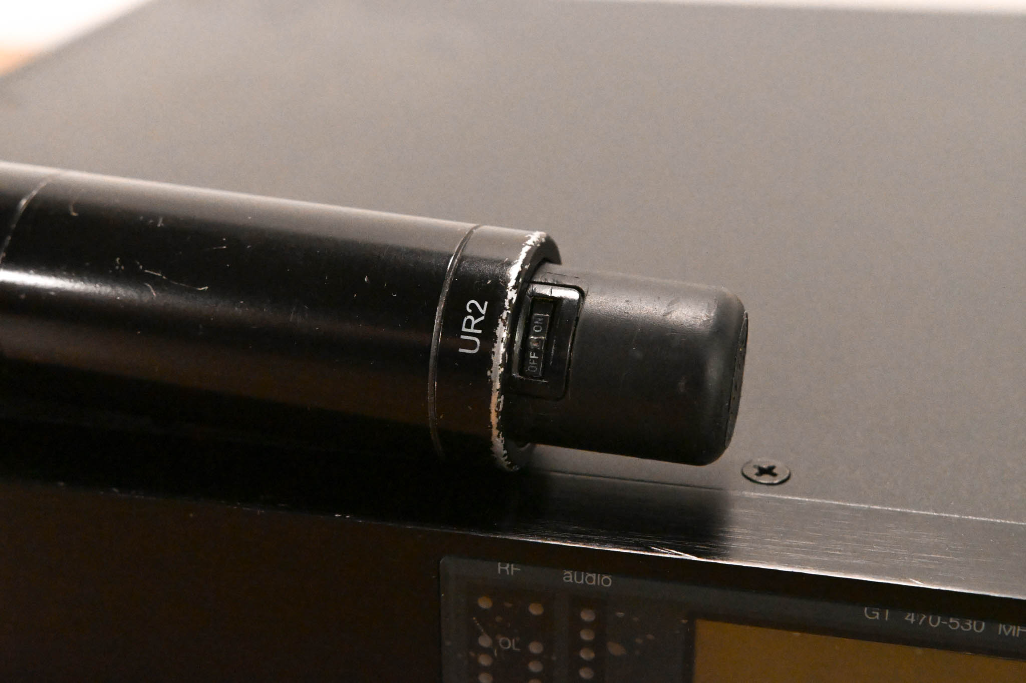 Shure UR4S+ Wireless Receiver with one UR2/SM58 Handheld Mic - G1 Band