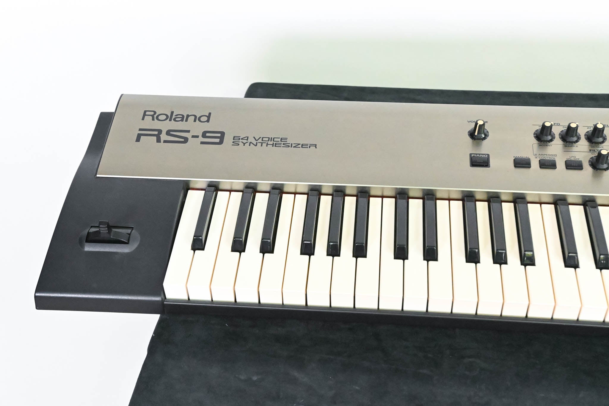 Roland RS-9 88-Key 64-Voice Synthesizer (NO POWER SUPPLY)