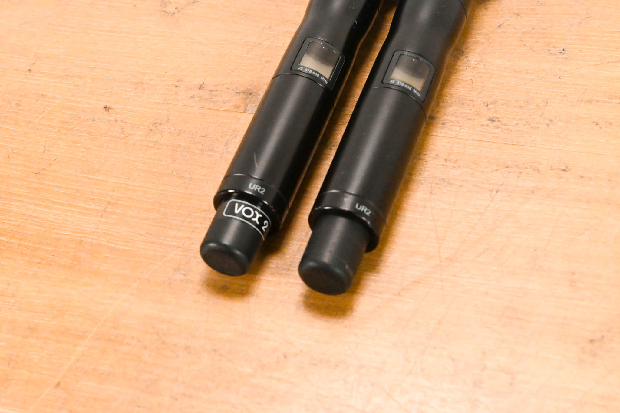Shure UR4D+ Dual Wireless Receiver with UR2/BETA58A Mic Pair - J5 Band