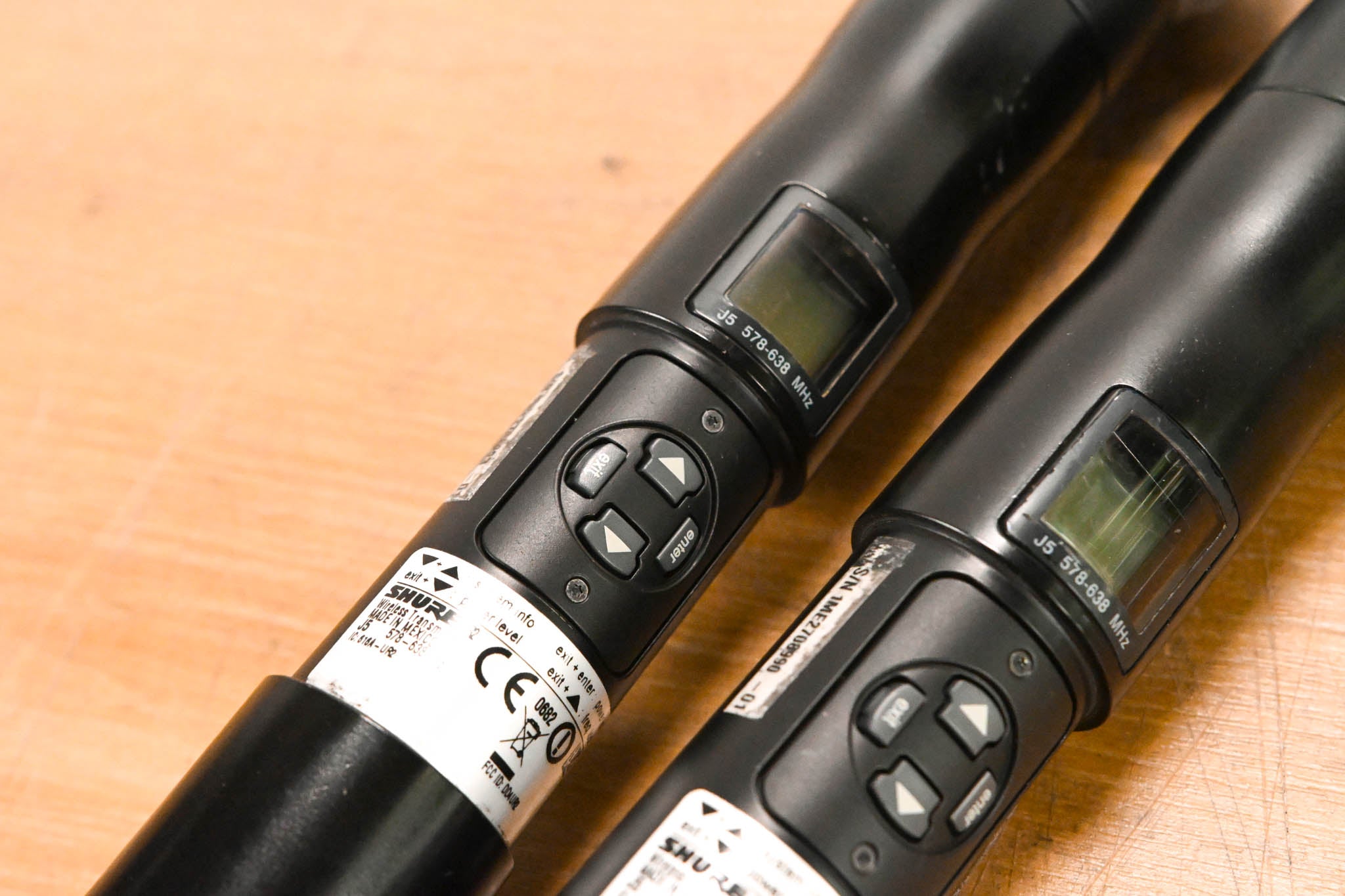 Shure UR4D+ Dual Wireless Receiver with UR2/BETA58A Mic Pair - J5 Band