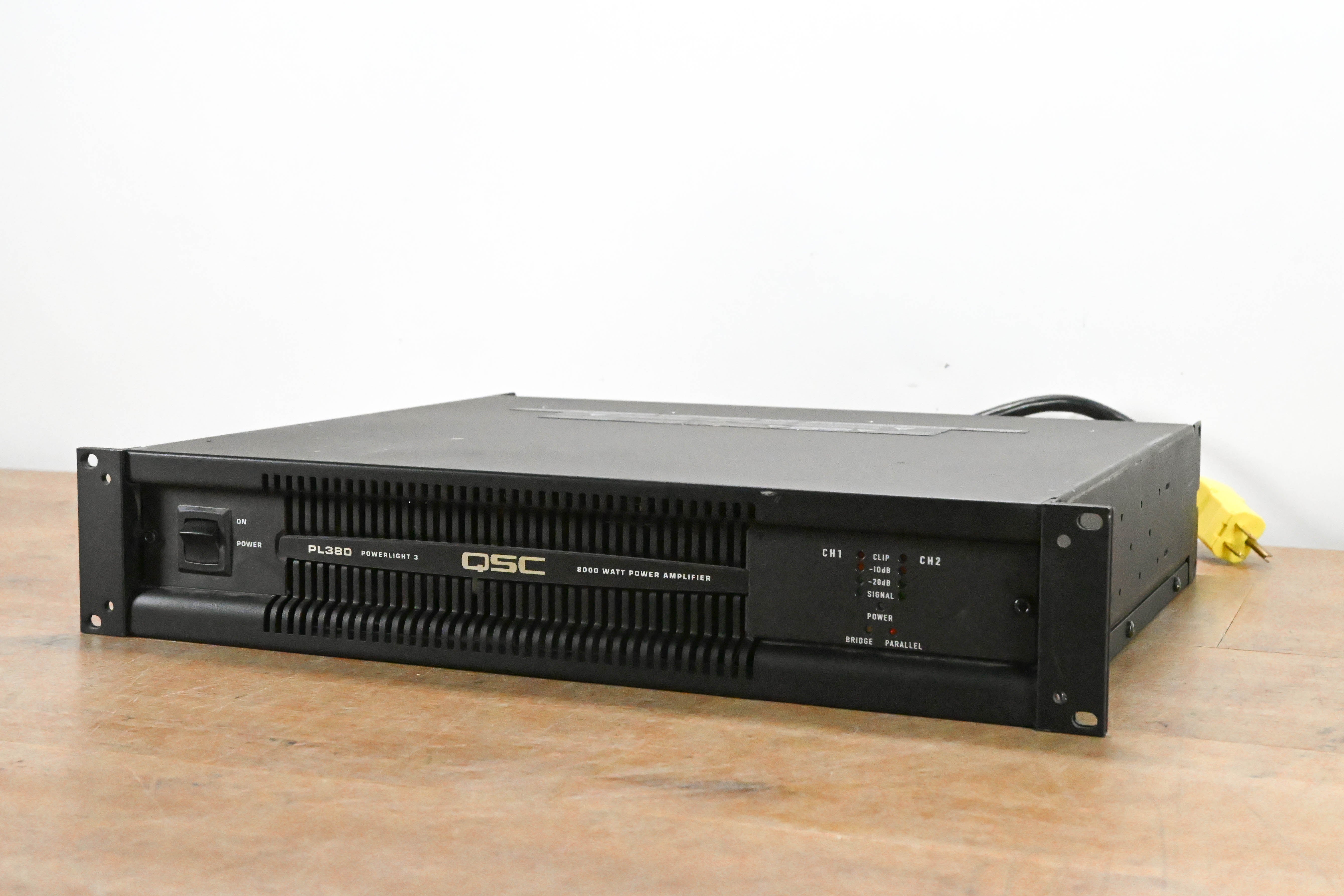 QSC PL380 Powerlight 3 Series 2-Channel Power Amplifier