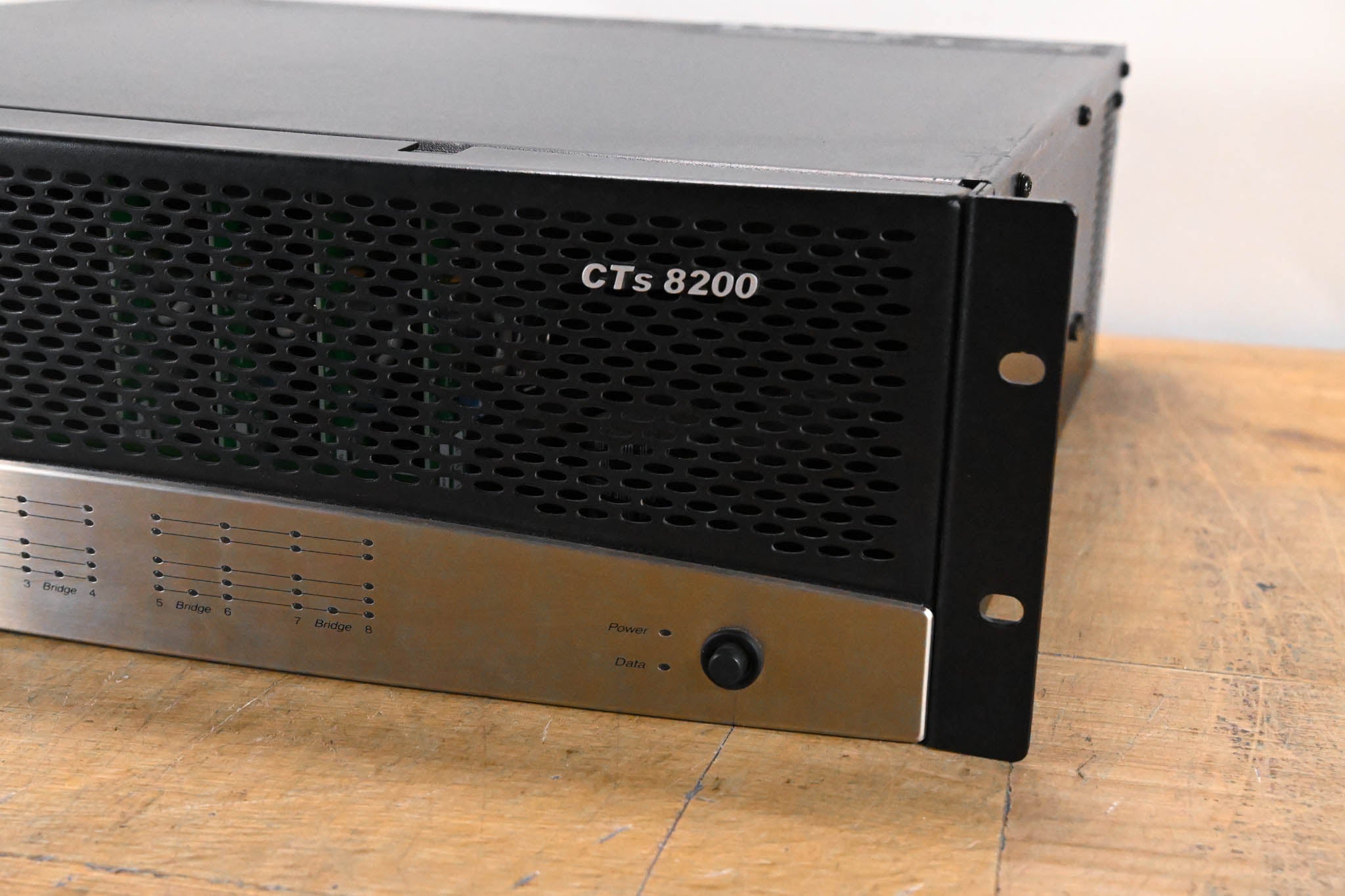 Crown CTs 8200 200W 8-Channel Power Amplifier