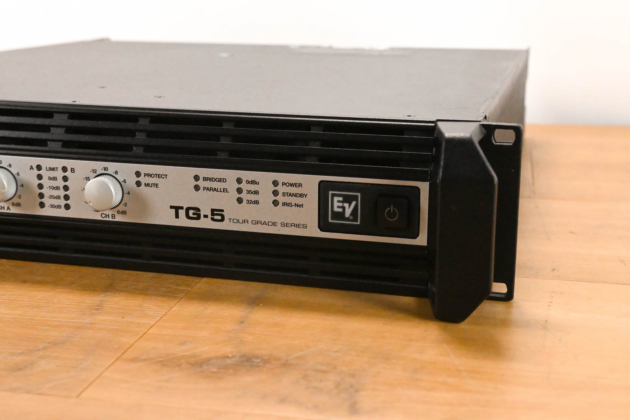 Electro-Voice (EV) TG-5 120V 2-Channel Tour Grade Power Amplifier