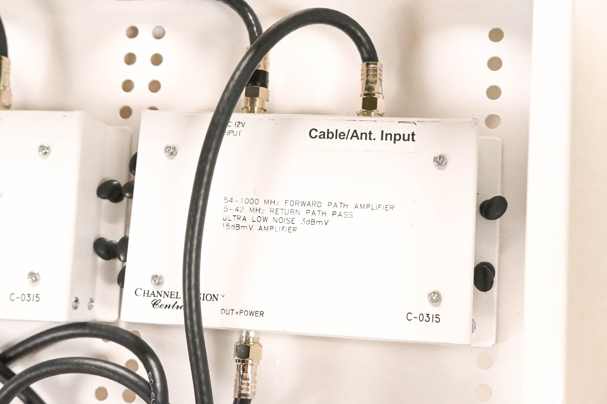 Channel Vision DP-3/12-II Amplified RF Coax Distribution Panel