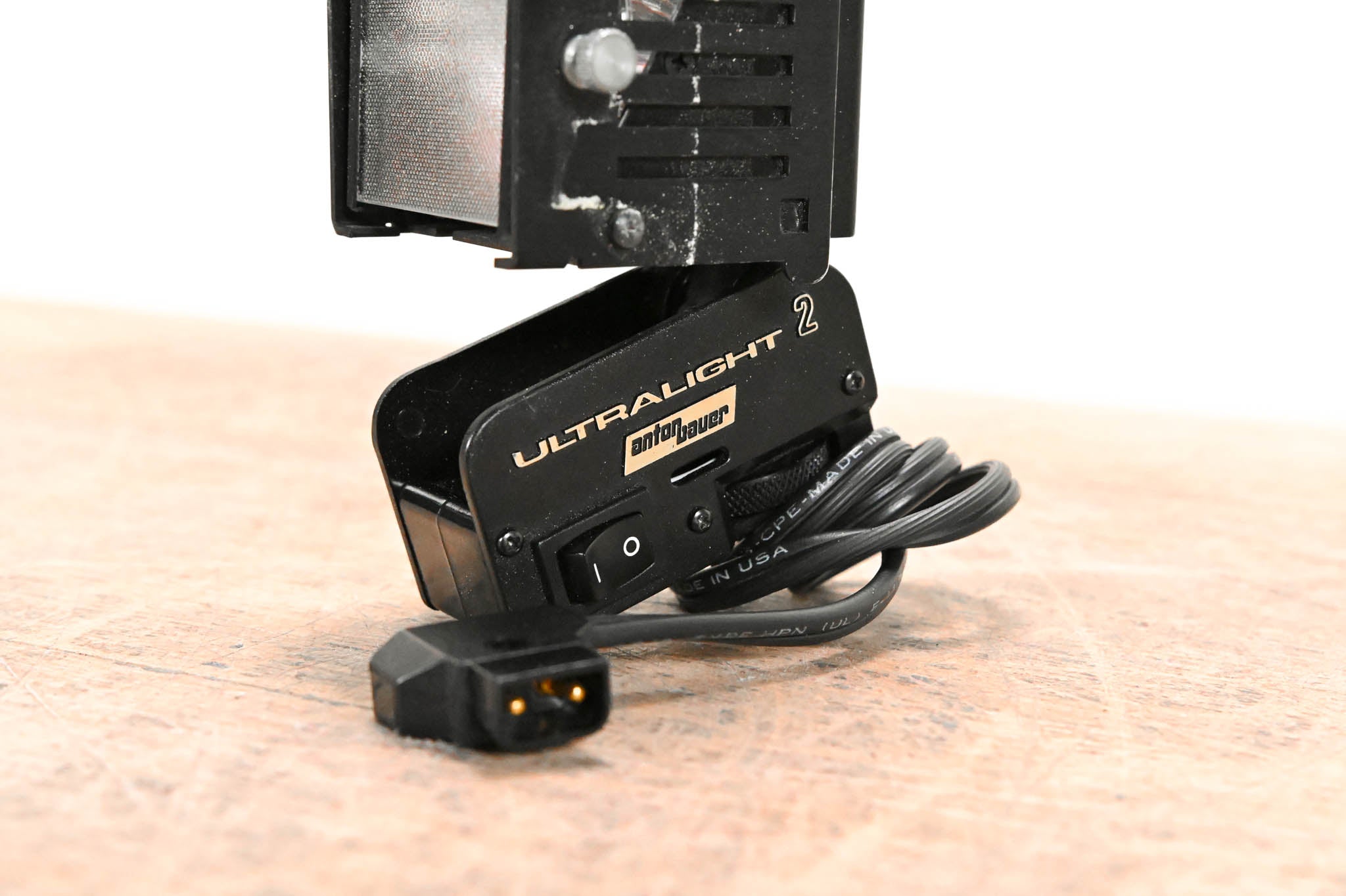 Anton Bauer Ultralight 2 On-Camera Light