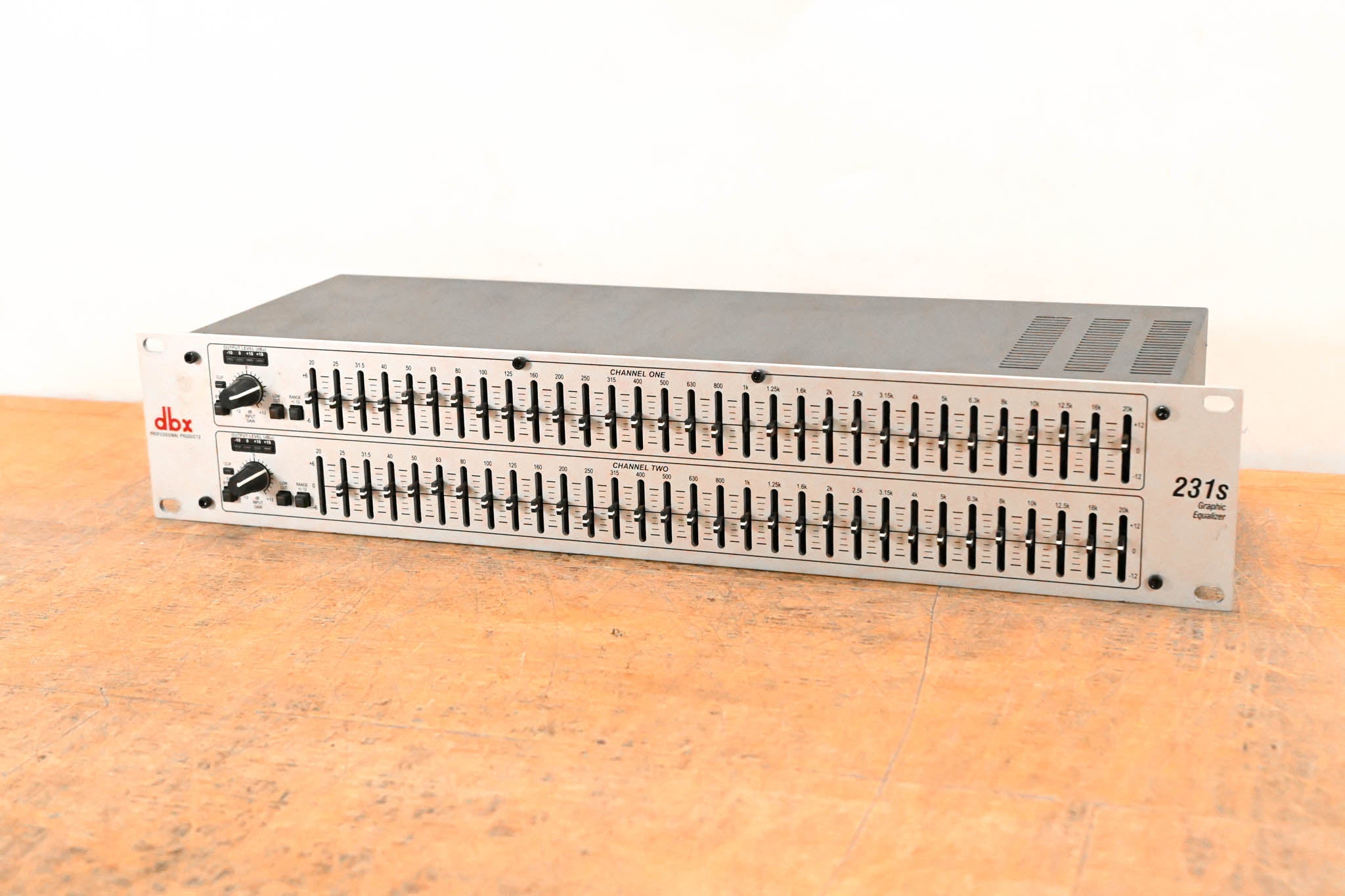 dbx 231s Two-Channel 31-Band Equalizer