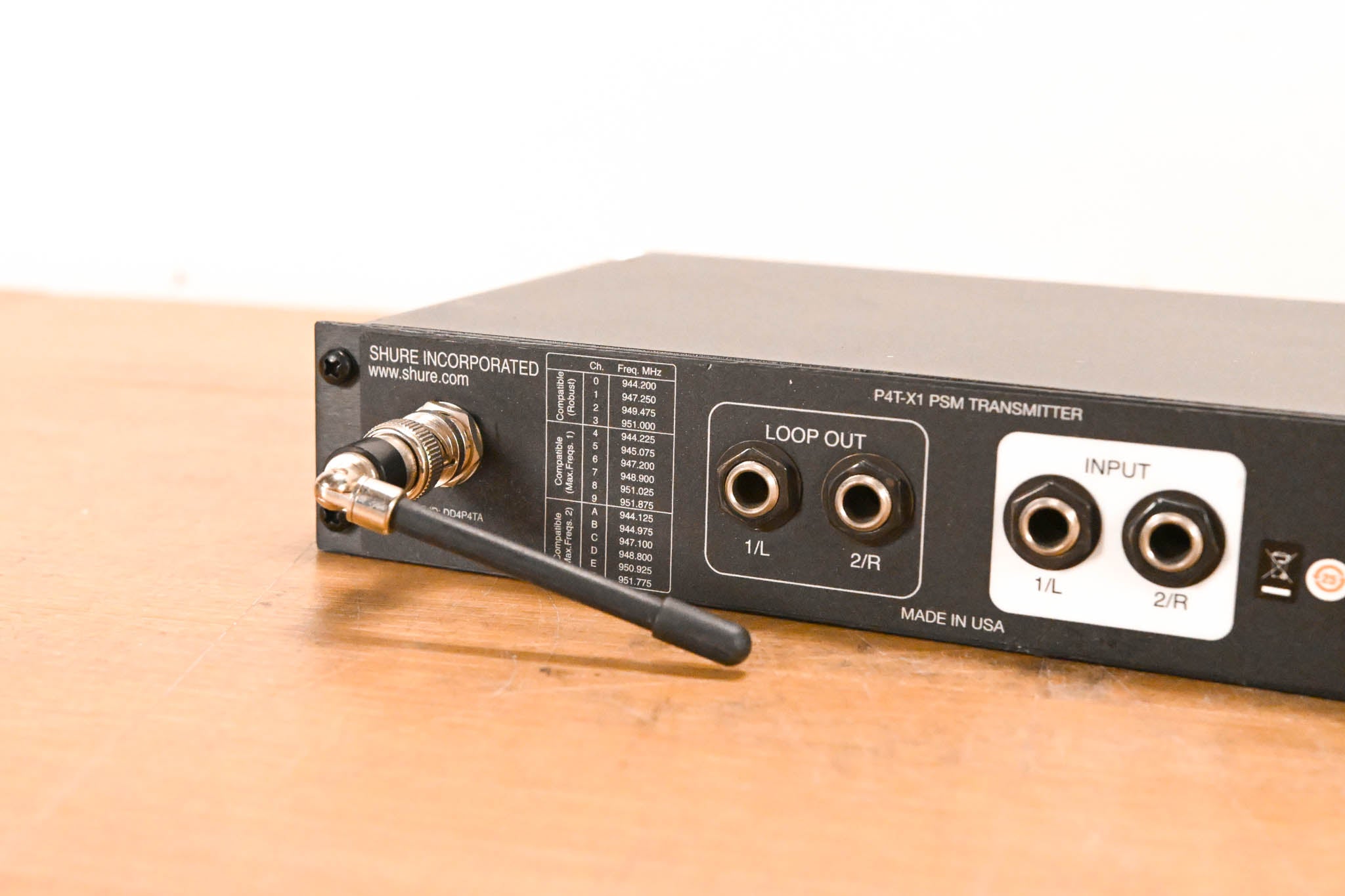 Shure PSM 400 In-Ear Monitoring System - X1 Band (NO POWER SUPPLY)