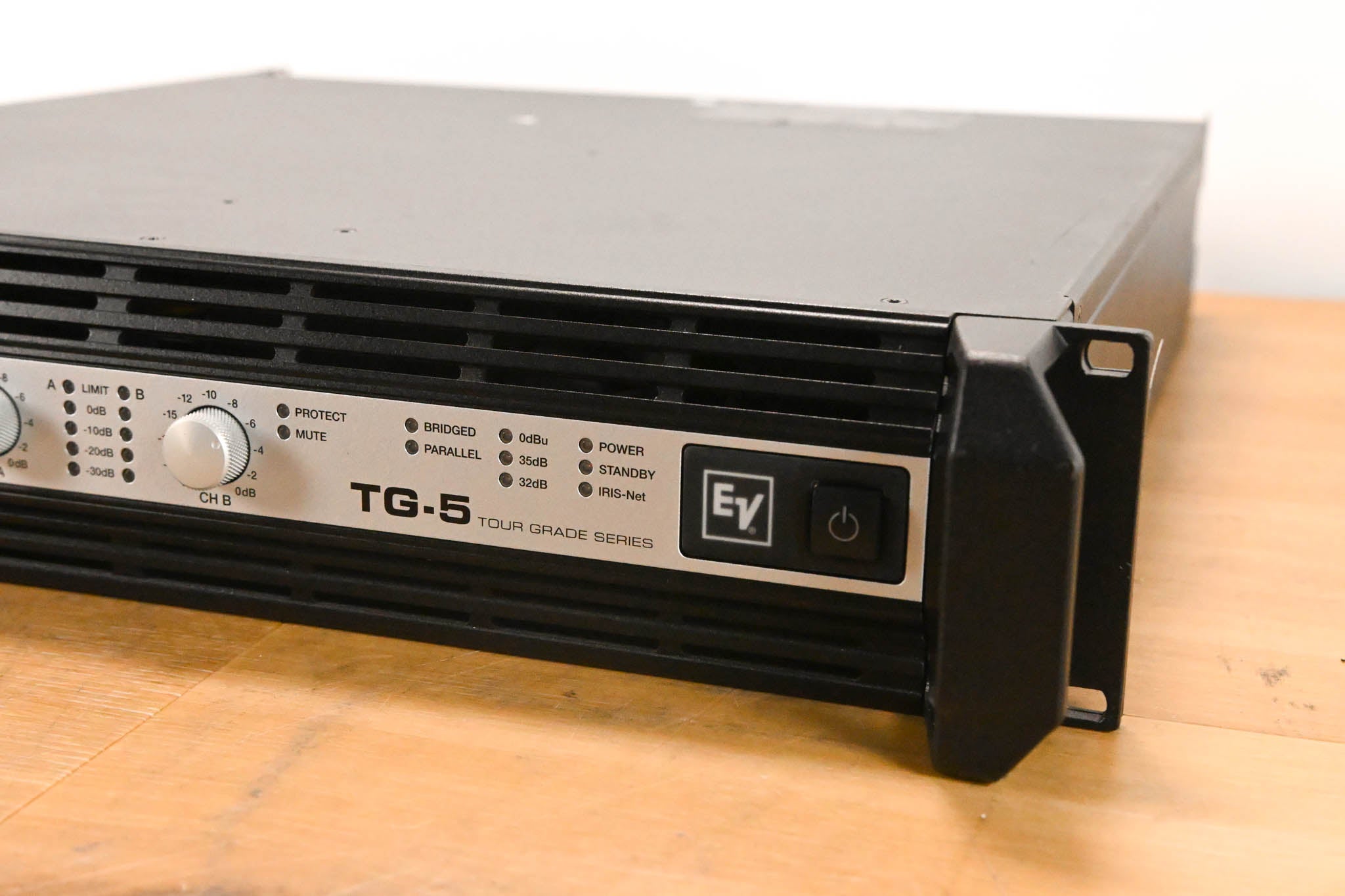 Electro-Voice (EV) TG-5 120V 2-Channel Tour Grade Power Amplifier