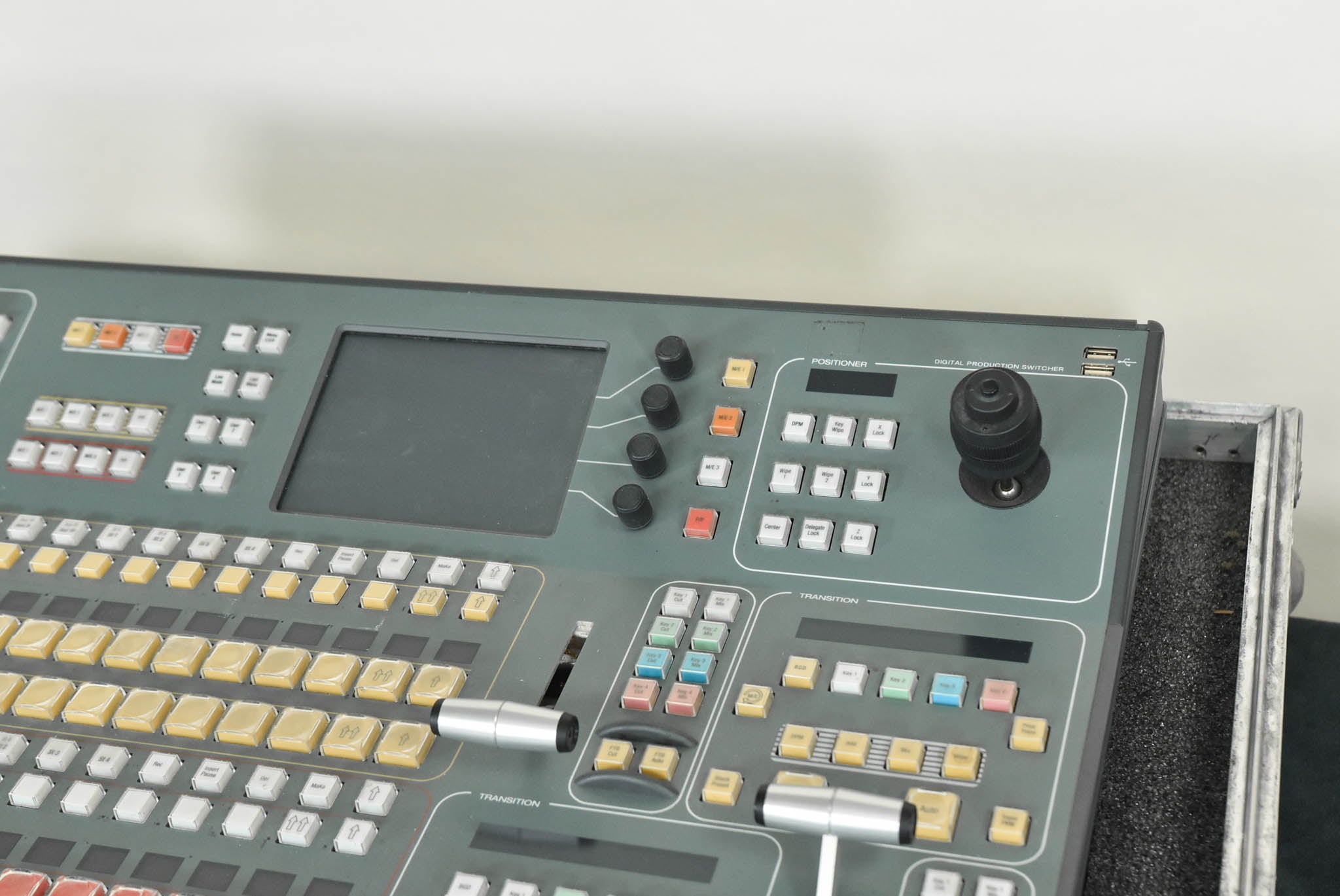 Grass Valley Kayak 2ME CP RC400 Control Panel with Case