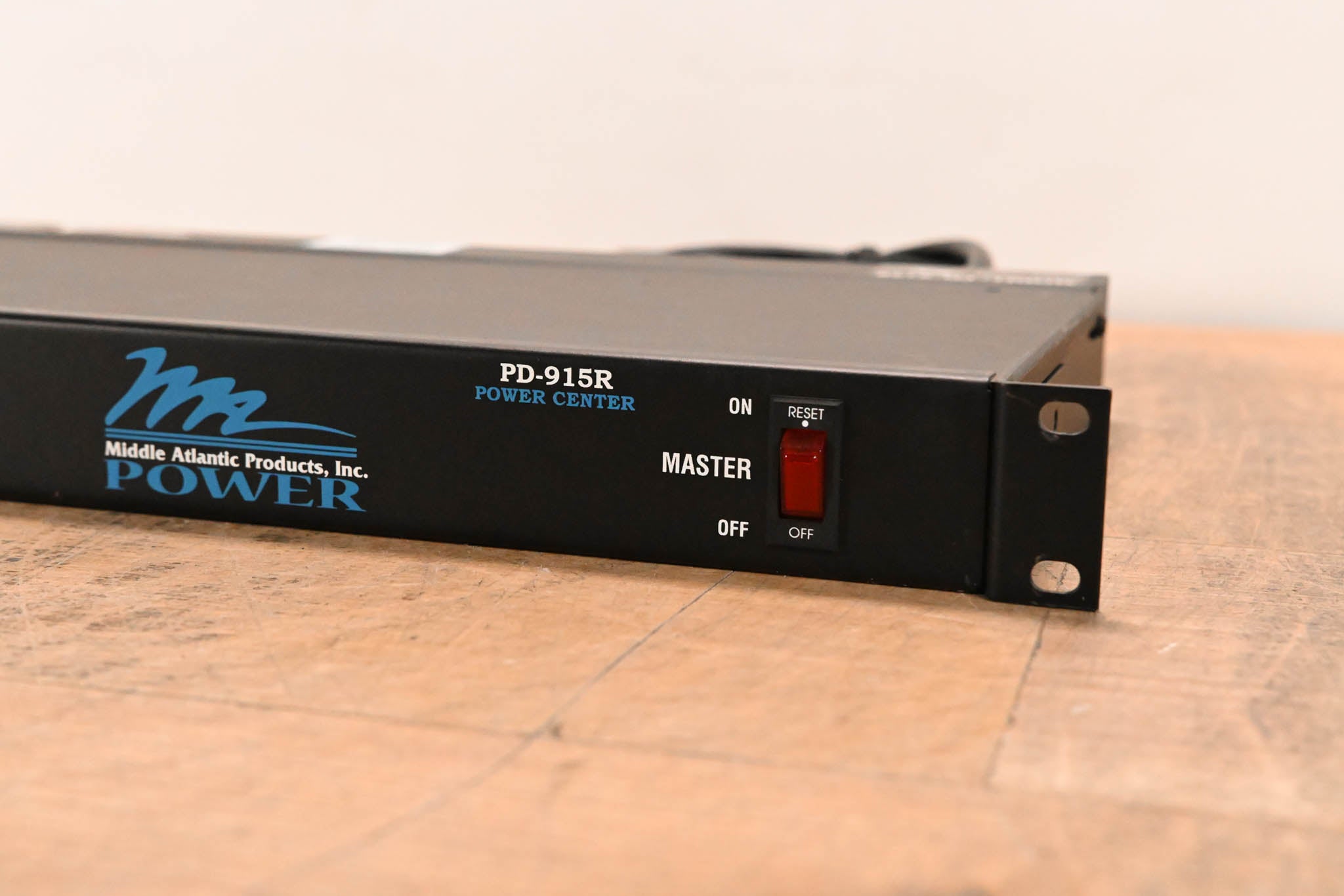Middle Atlantic PD-915R 9-Outlet Rackmount Power Distribution Unit