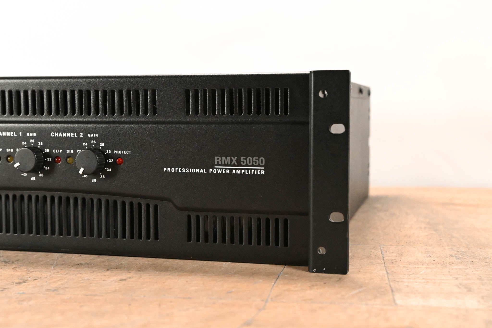 QSC RMX5050 2-Channel Power Amplifier