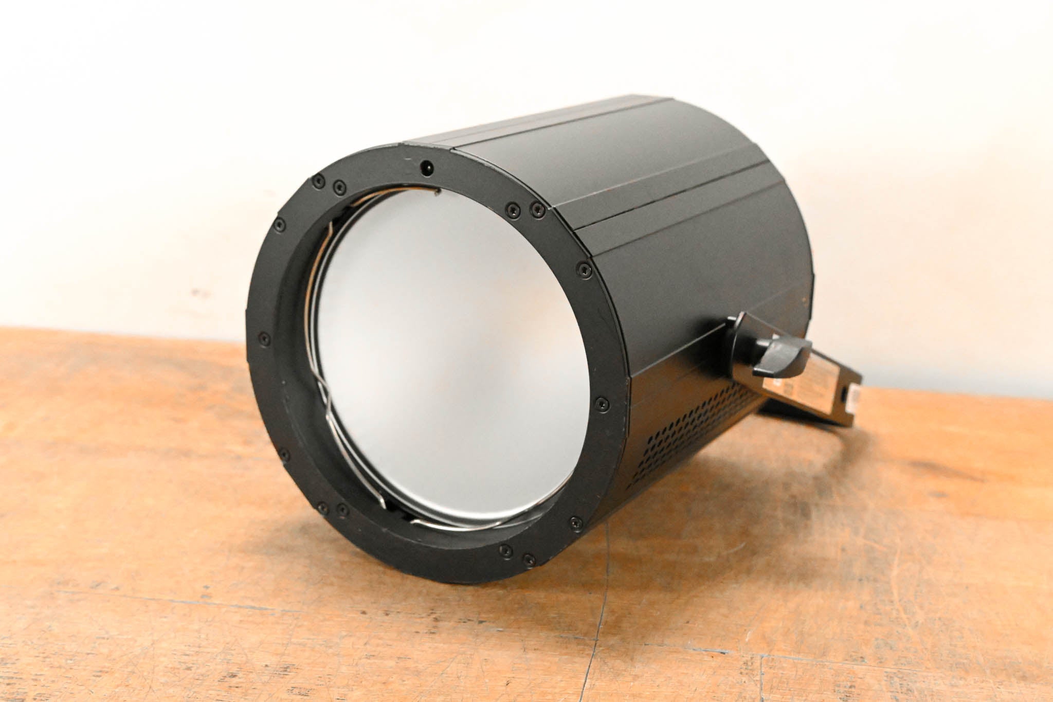 ADJ COB Cannon LP200ST 200W Chip On Board Color Mixing Wash Fixture