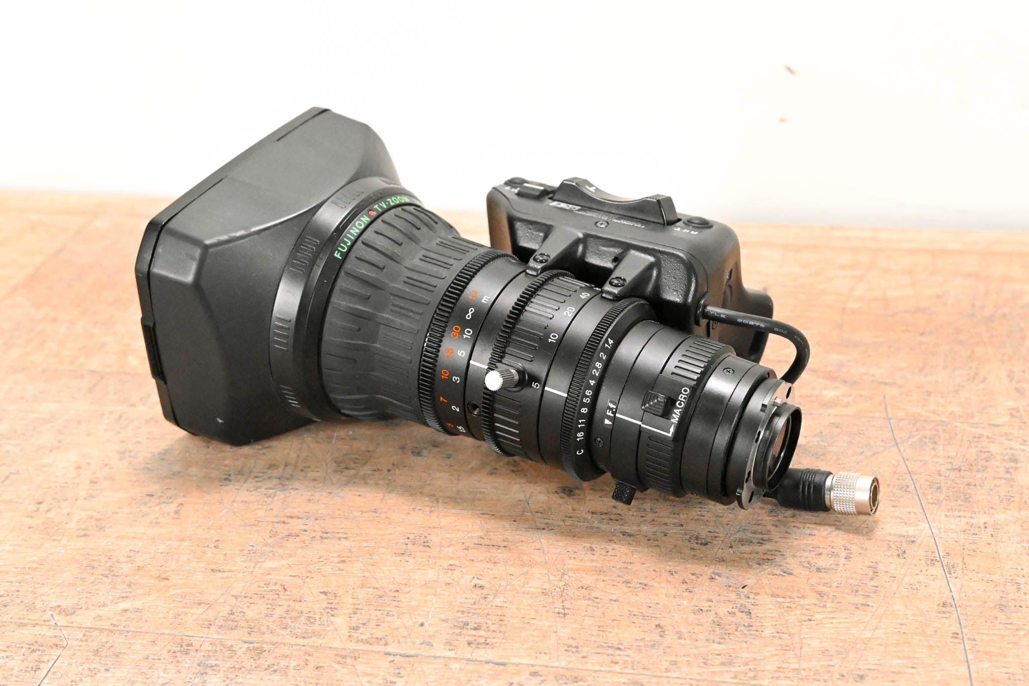 Fujinon Th17x5BRMU Broadcast Zoom Lens - 1:1.4/5-85mm