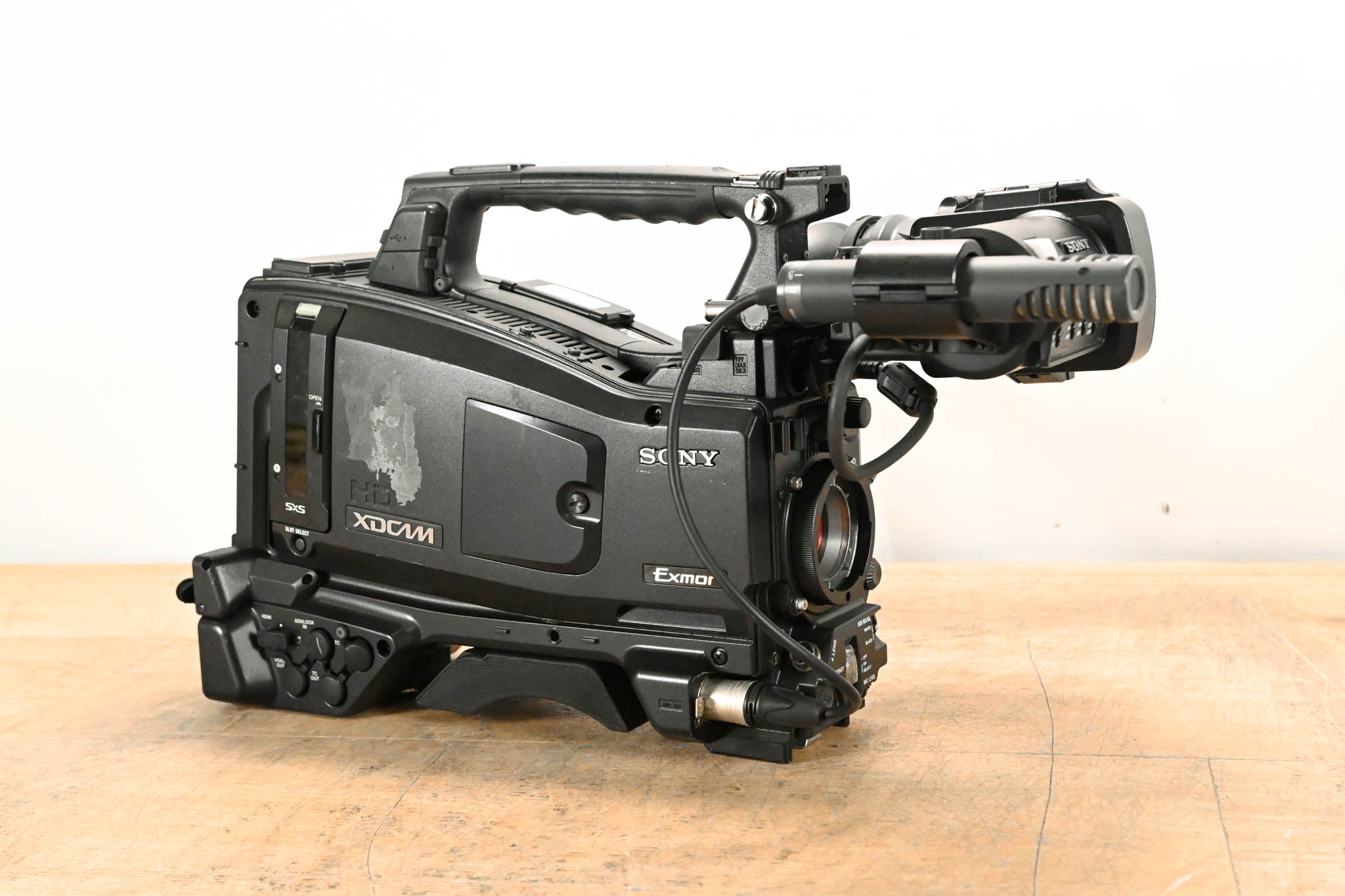 Sony PMW-400 XDCAM HD422 2/3" Camcorder w/ CBK-VF01 Viewfinder + Mic