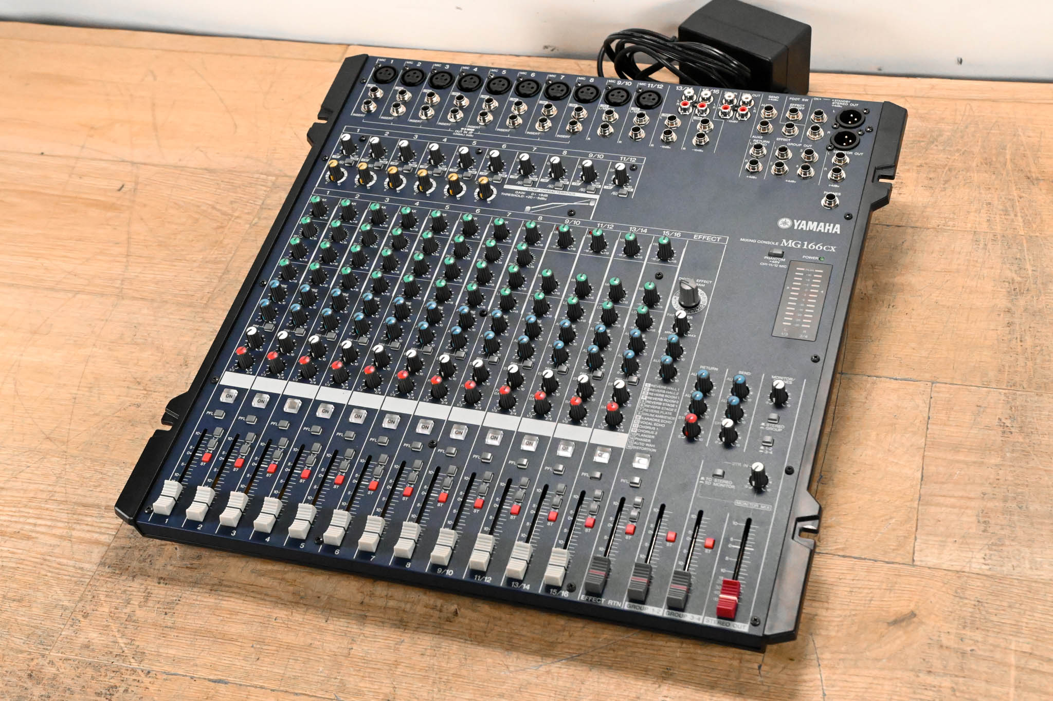 Yamaha MG166CX 16-Channel, 6-Bus Analog Mixer