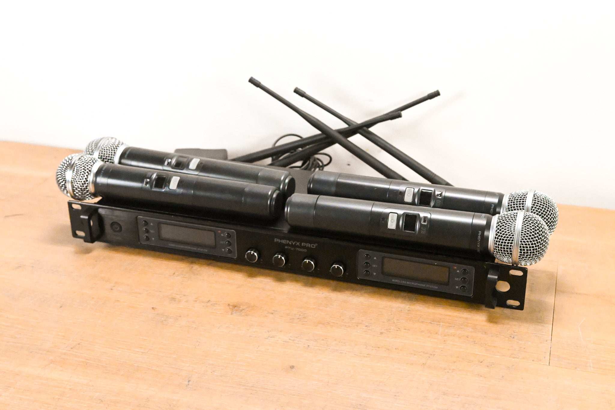 Phenyx Pro PTU-7000-4H Quad UHF Wireless Microphone System w/ Auto-Scan