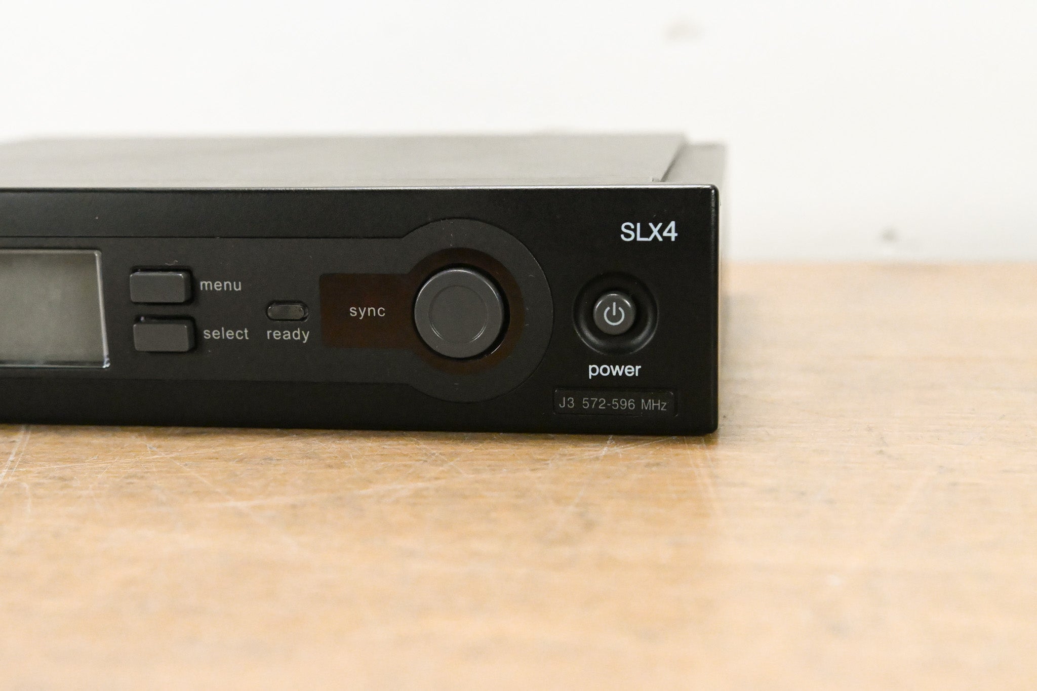 Shure SLX4 Wireless Receiver - J3 Band: 572-596 MHz (NO POWER SUPPLY)